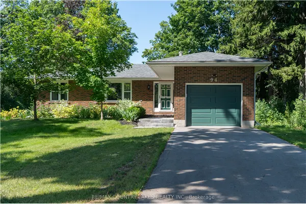 94 Laidlaw Street N