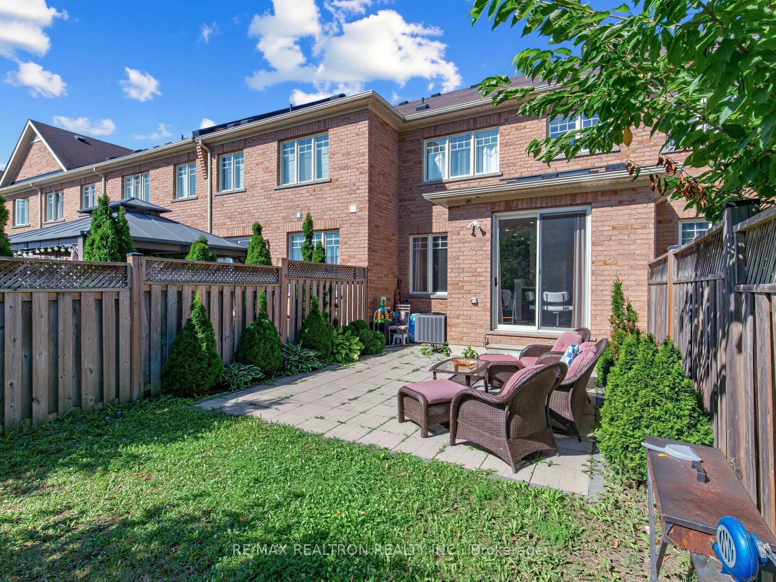 135 Windrow Street