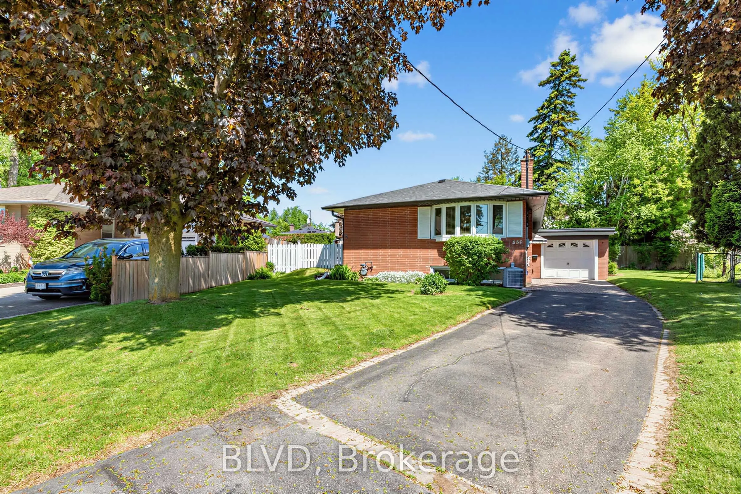 457 Paliser Crescent N