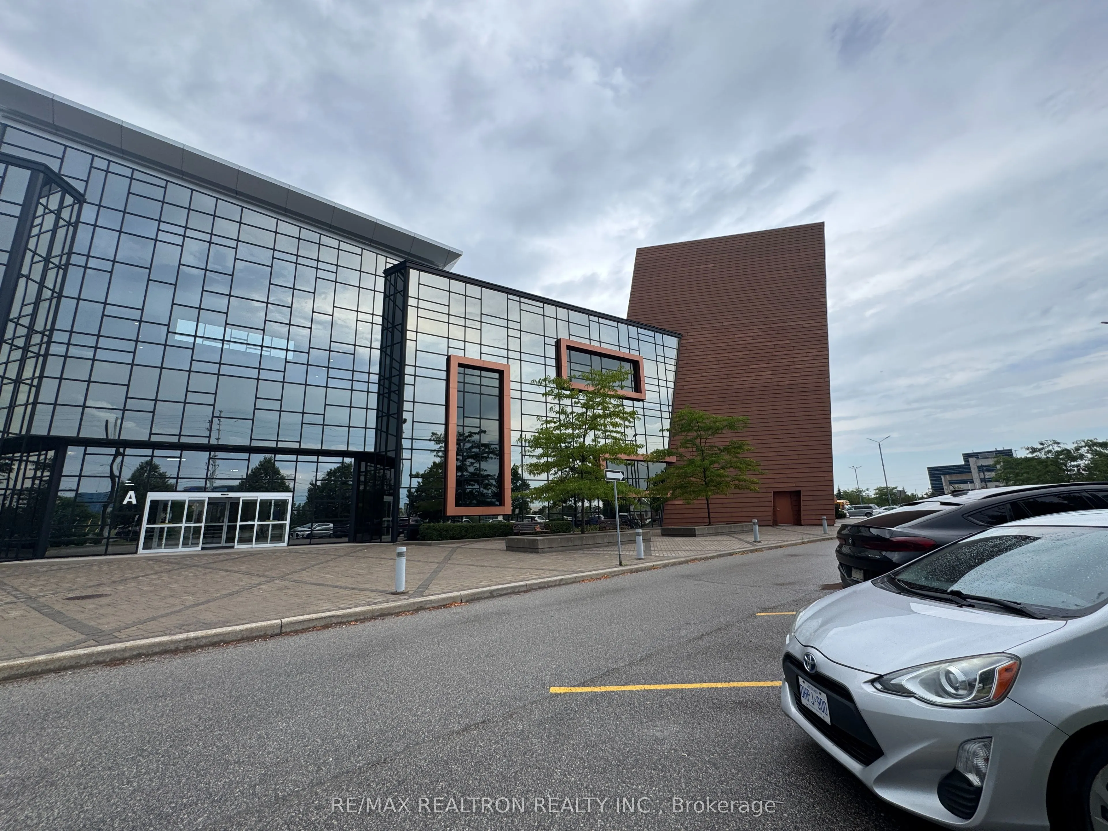 7250 Keele Street #204