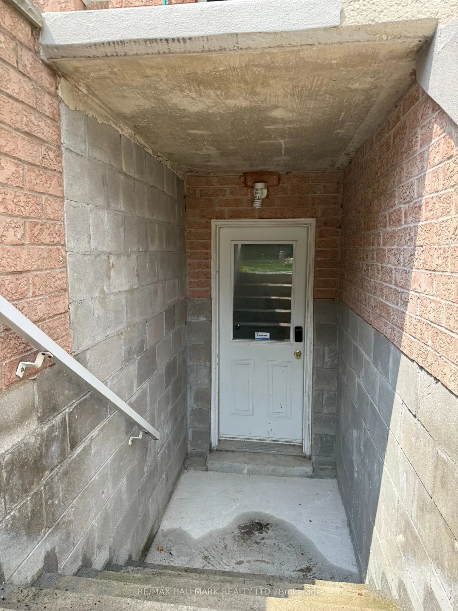 43 Oak Avenue