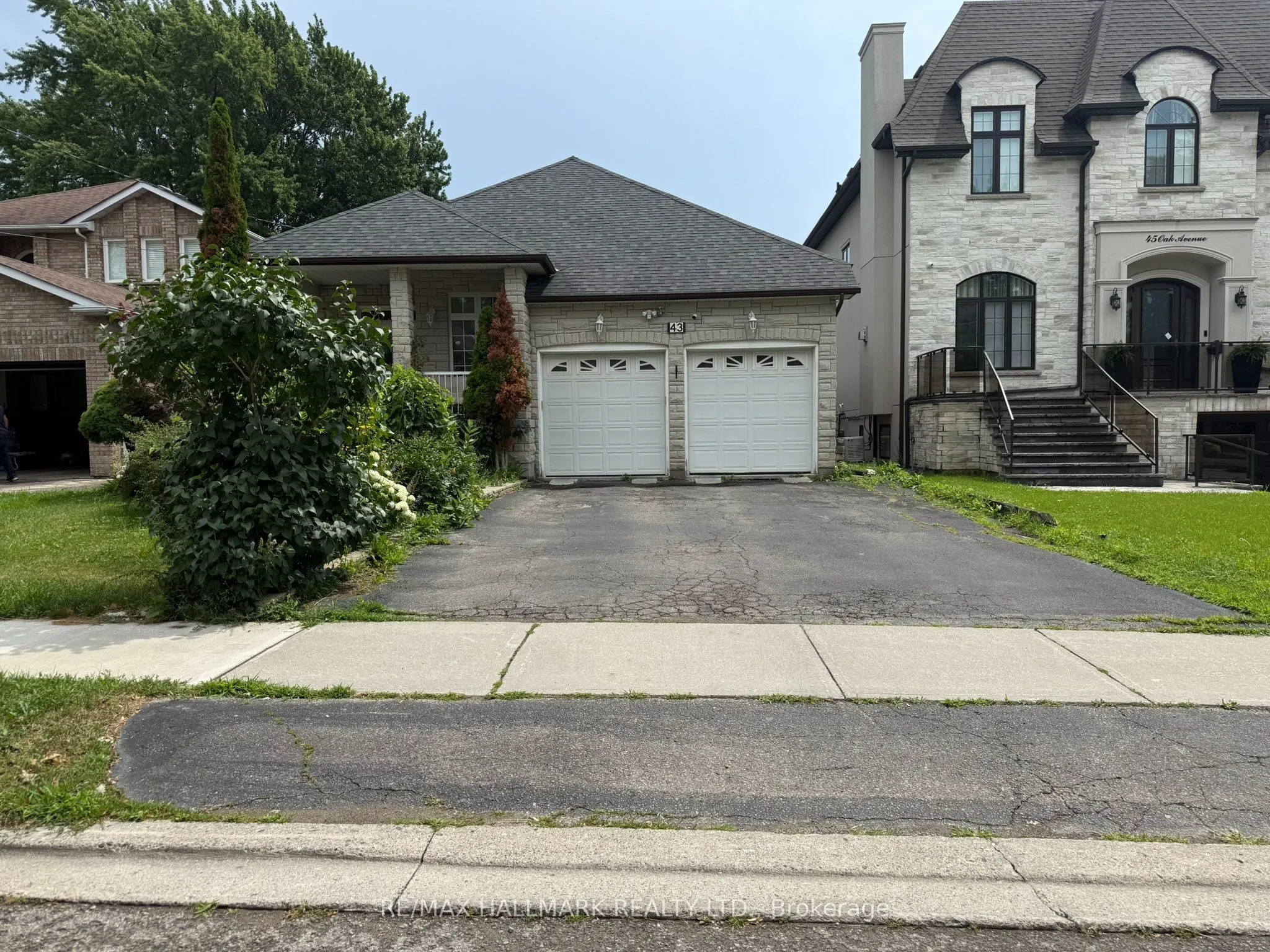 43 Oak Avenue