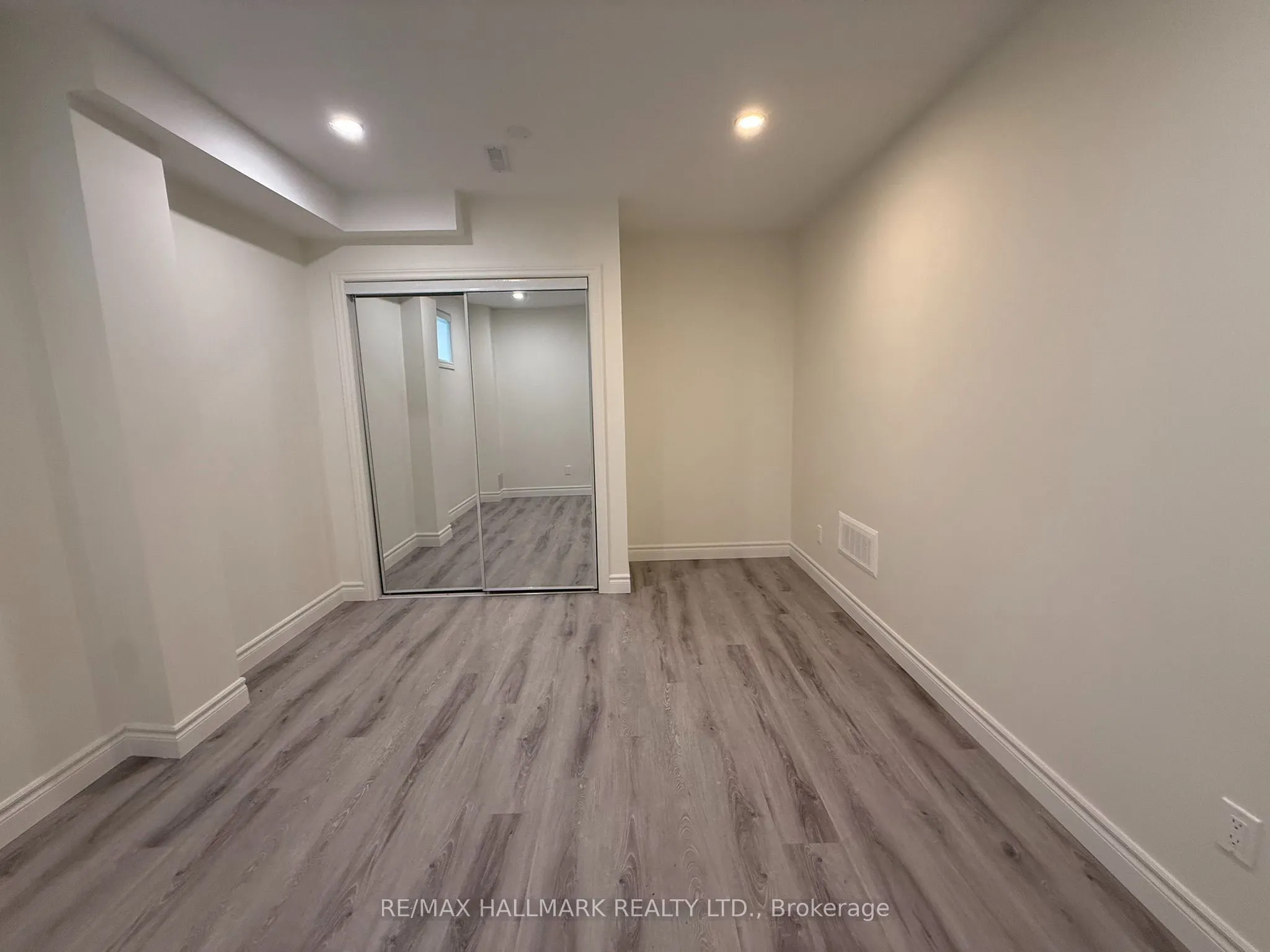 43 Oak Avenue