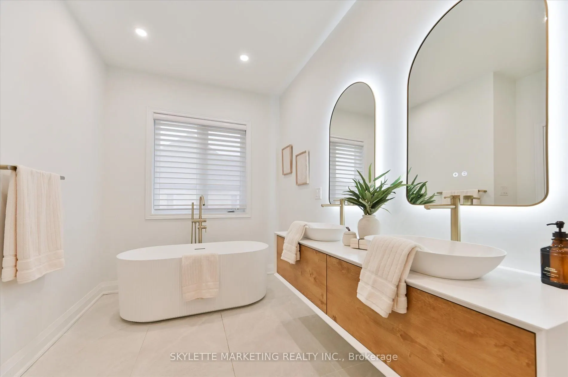 38 Russell Parker Crescent