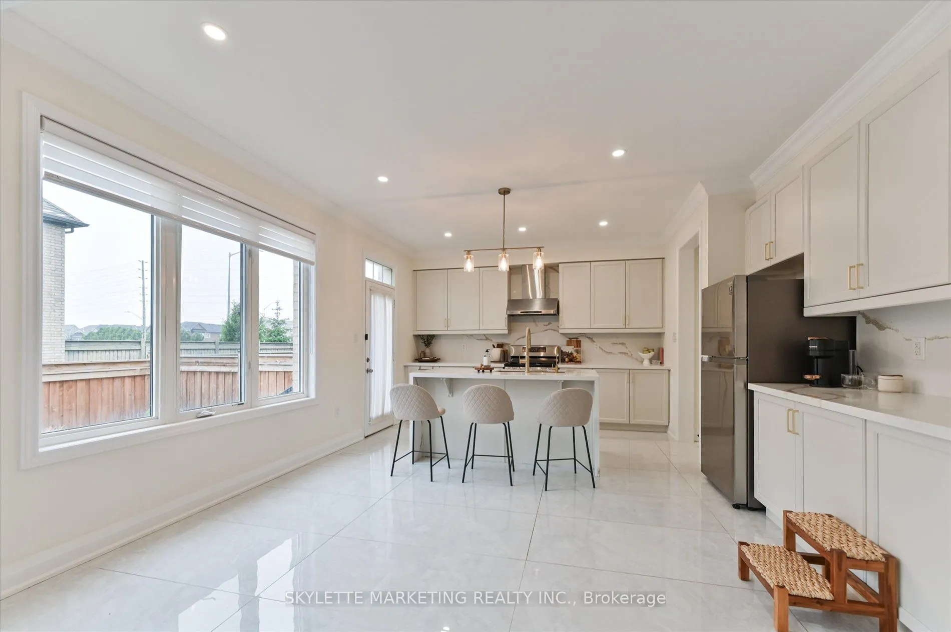 38 Russell Parker Crescent