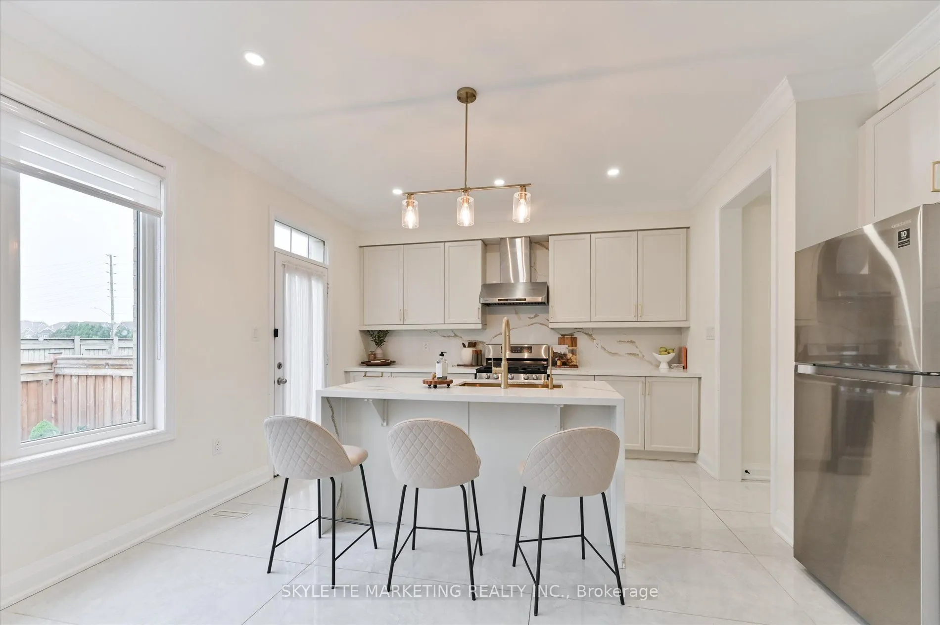 38 Russell Parker Crescent