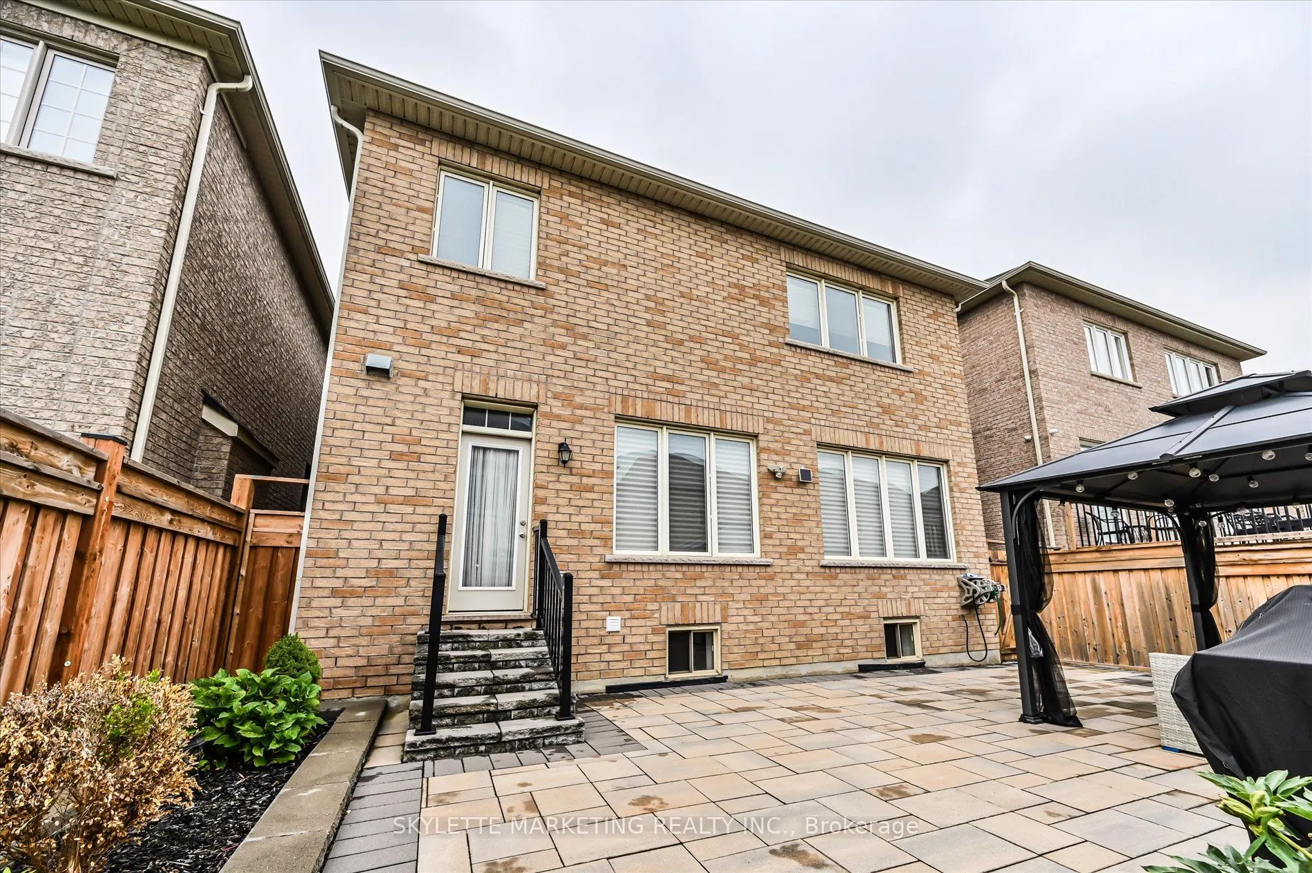 38 Russell Parker Crescent