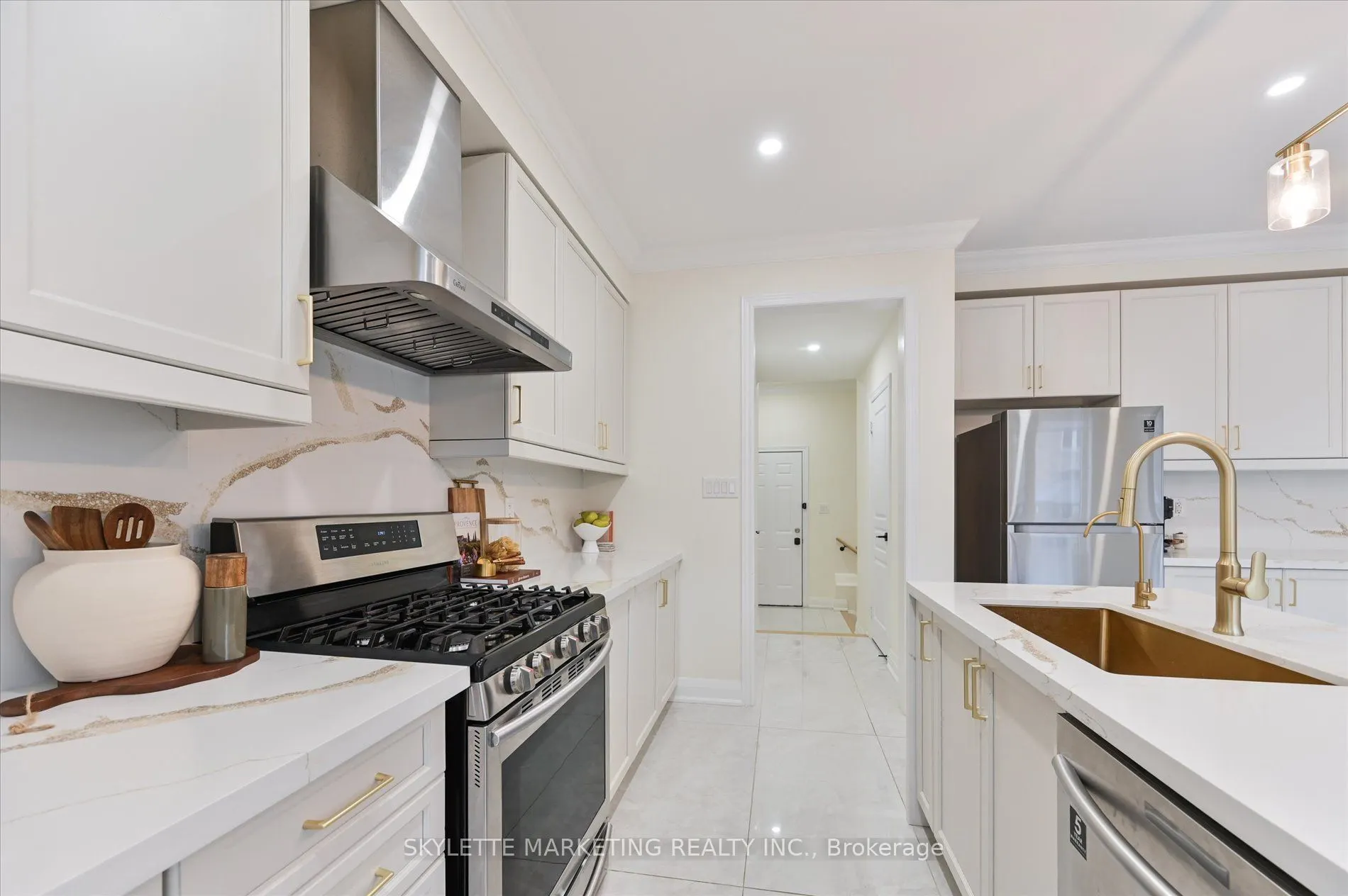 38 Russell Parker Crescent