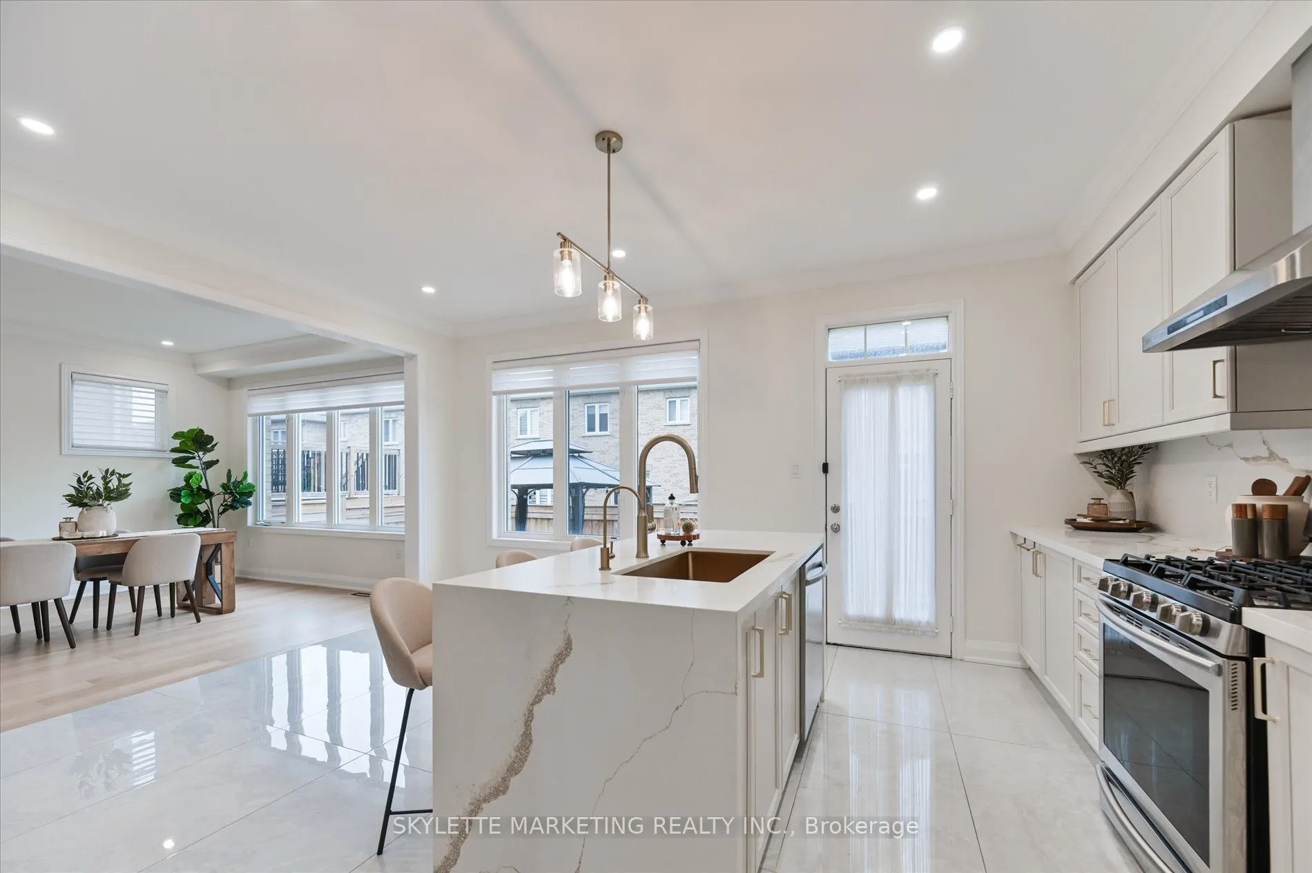 38 Russell Parker Crescent