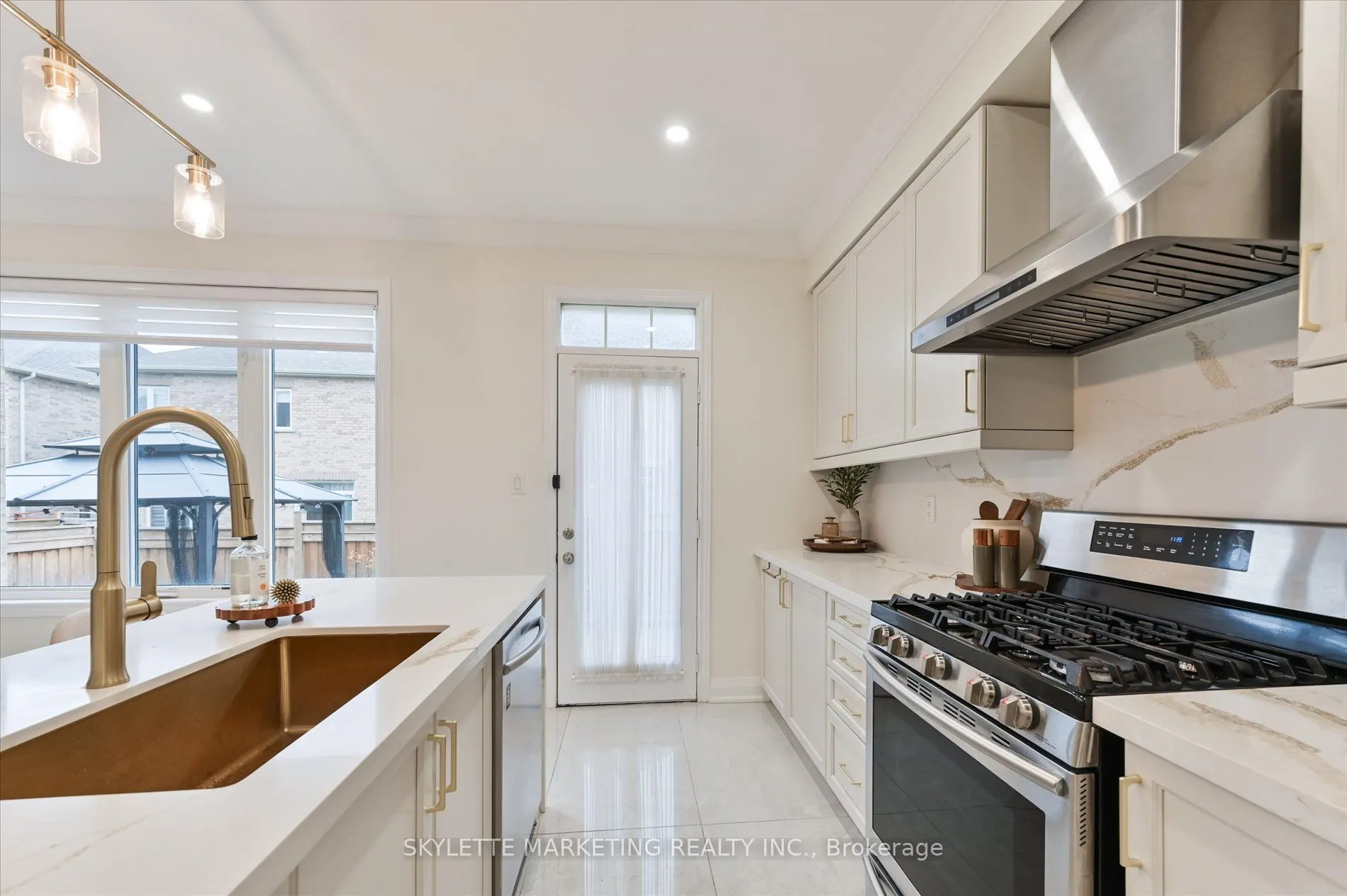 38 Russell Parker Crescent