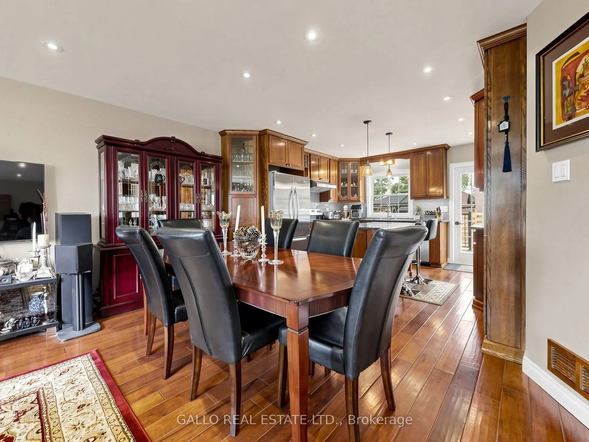 36 Elmvale Boulevard