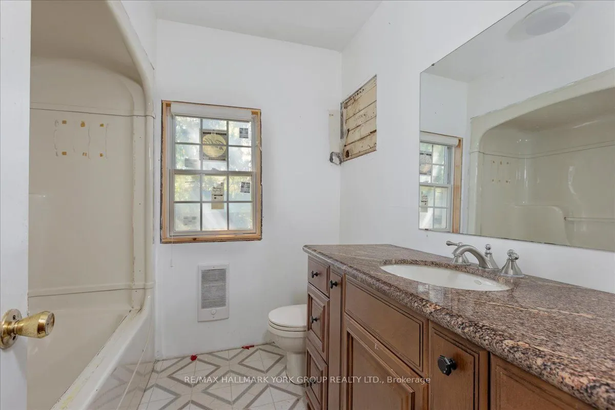 311 Lake Drive N