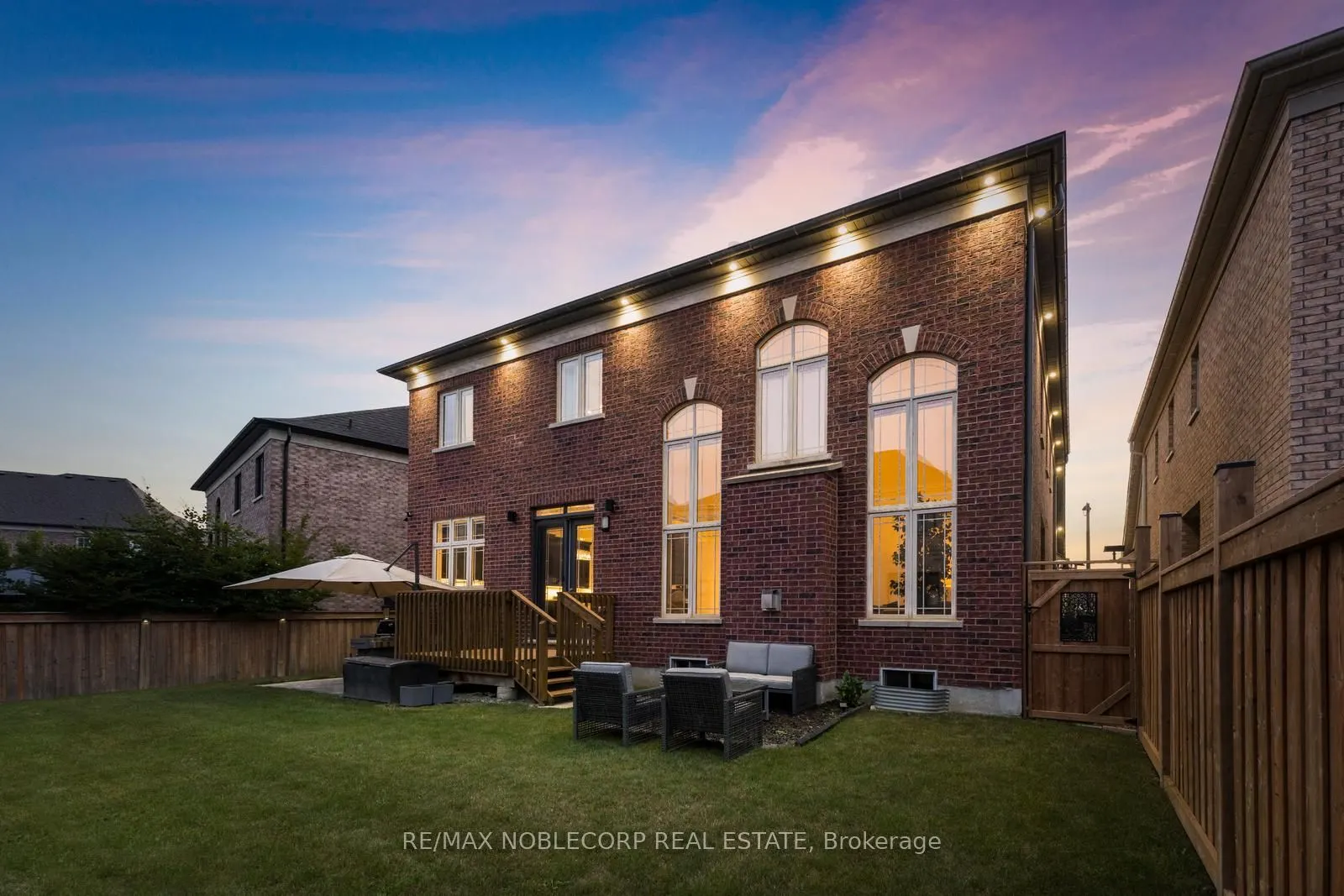 91 Woodgate Pines Drive