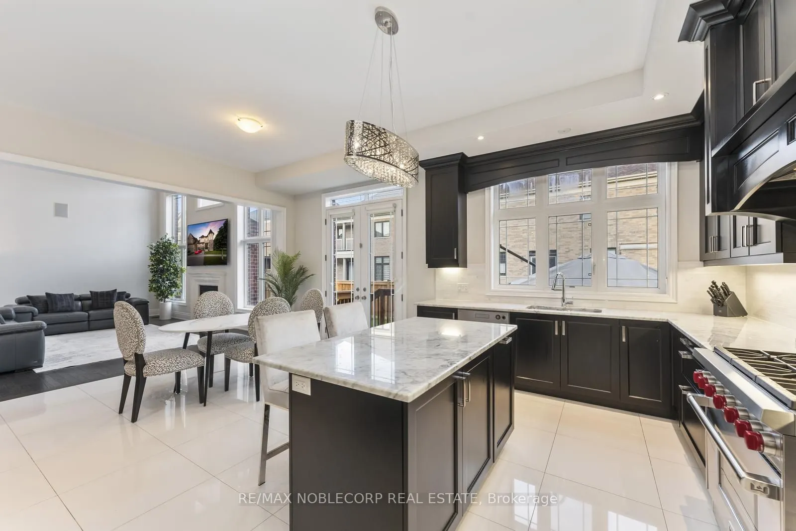 91 Woodgate Pines Drive