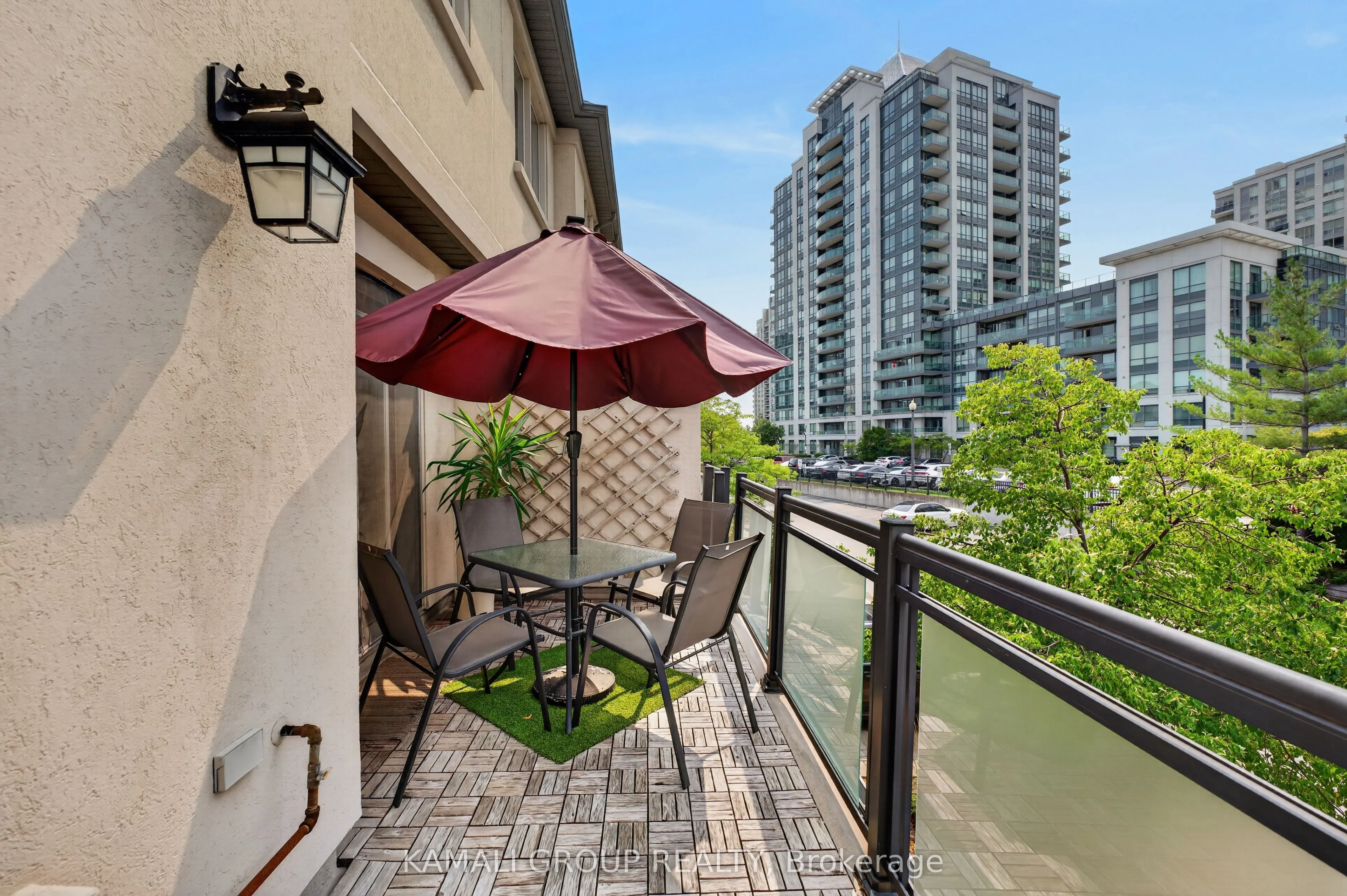 39 Beverley Glen Boulevard #46