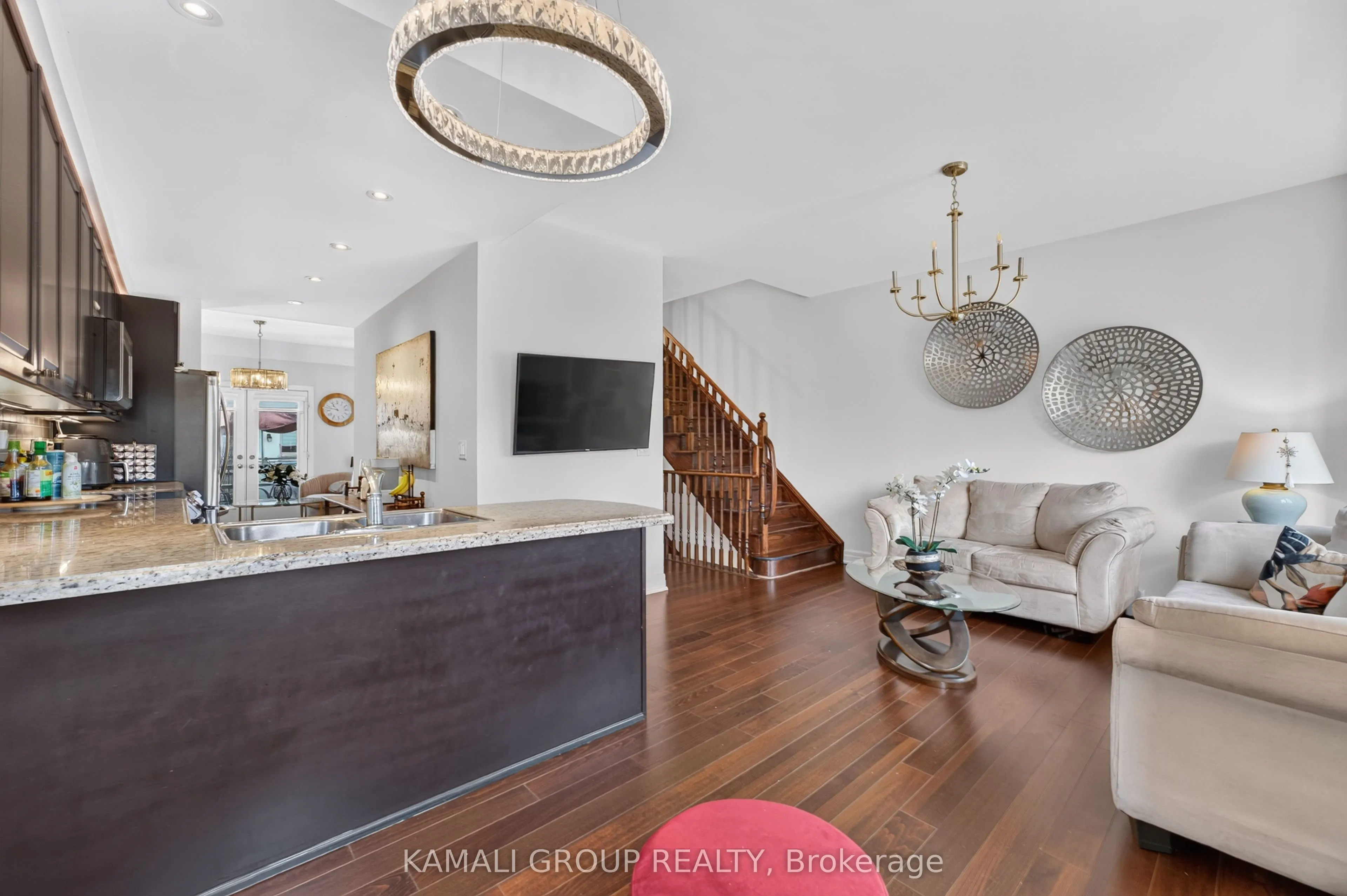 39 Beverley Glen Boulevard #46