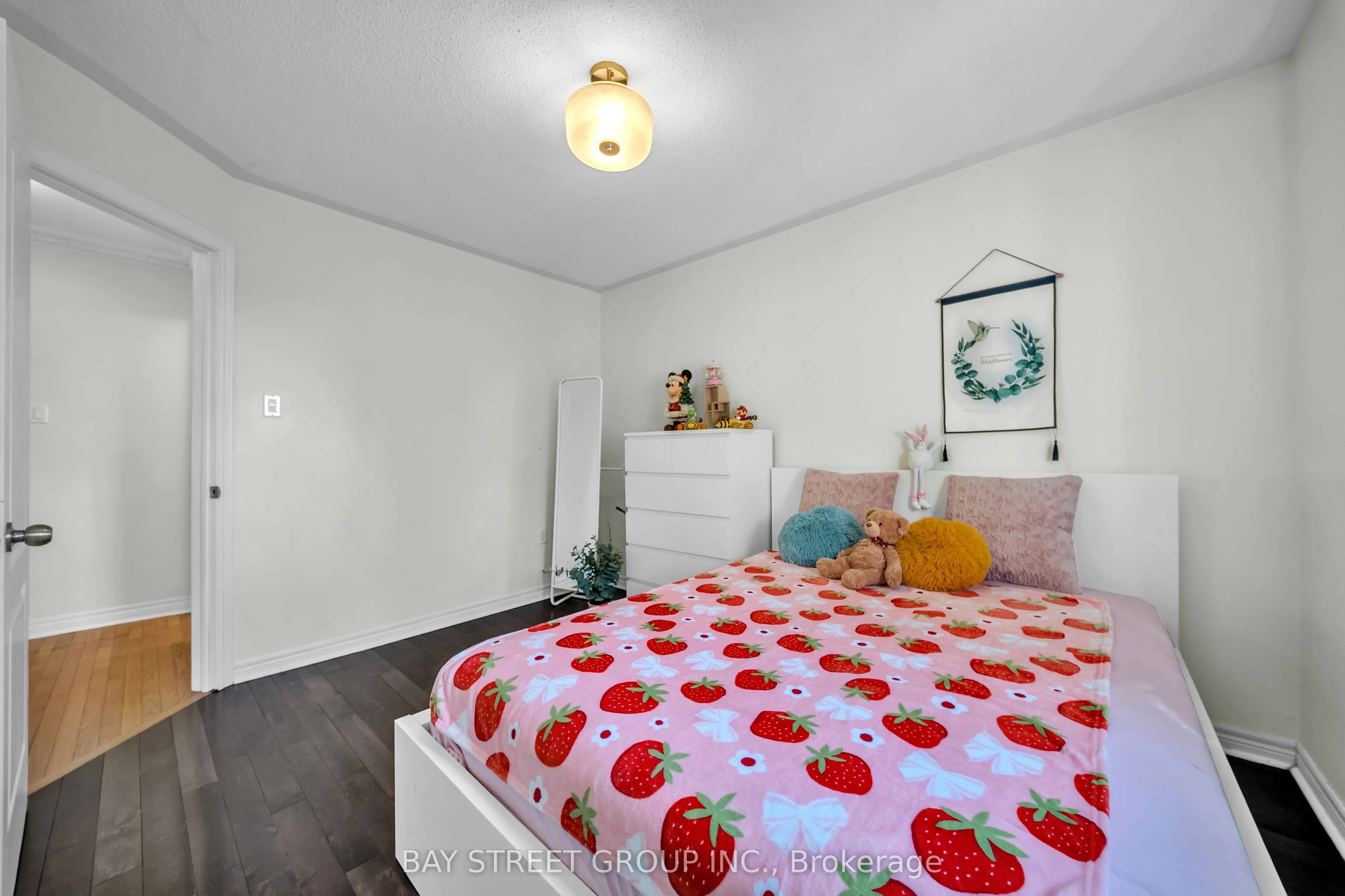 384 Spruce Grove Crescent
