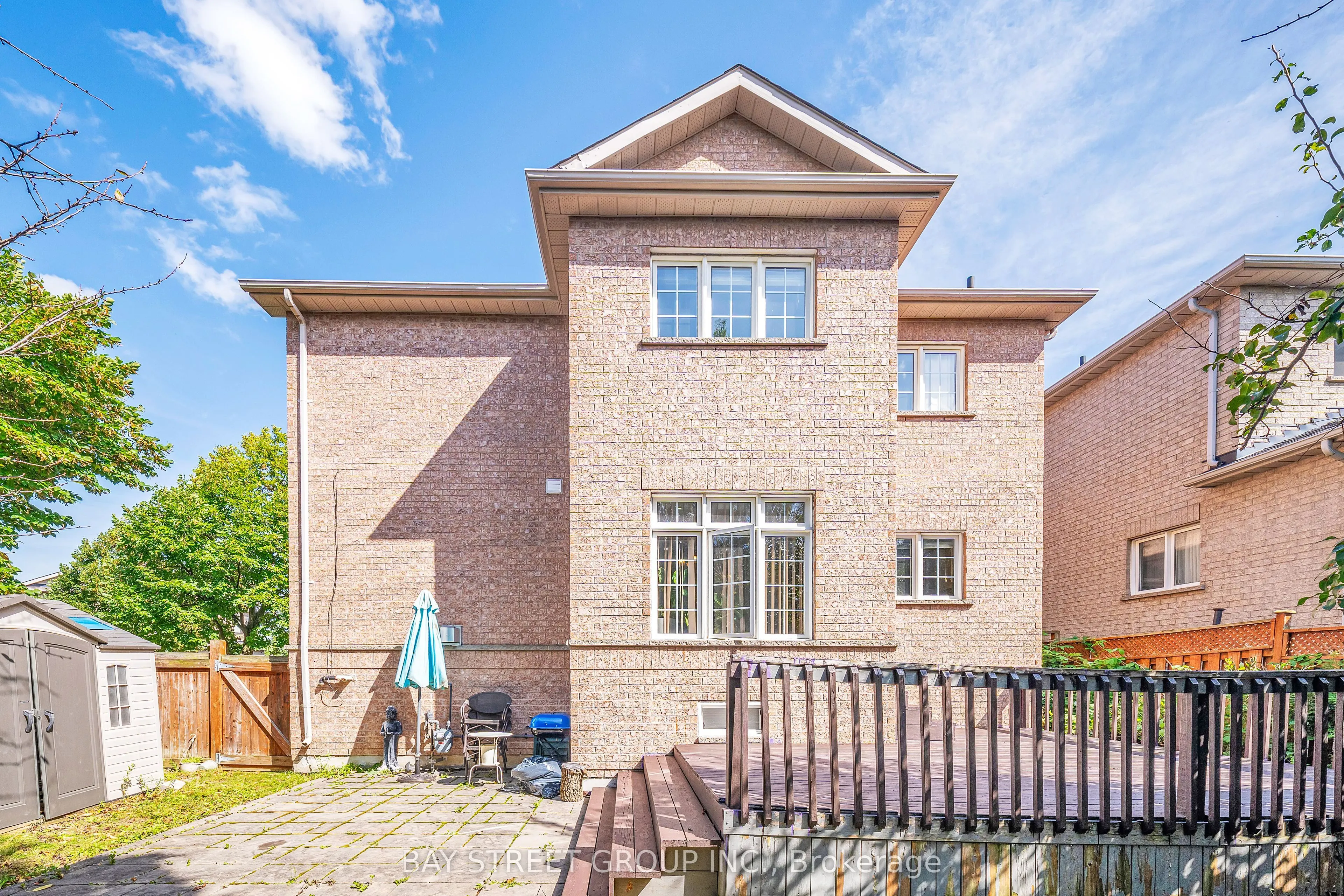384 Spruce Grove Crescent