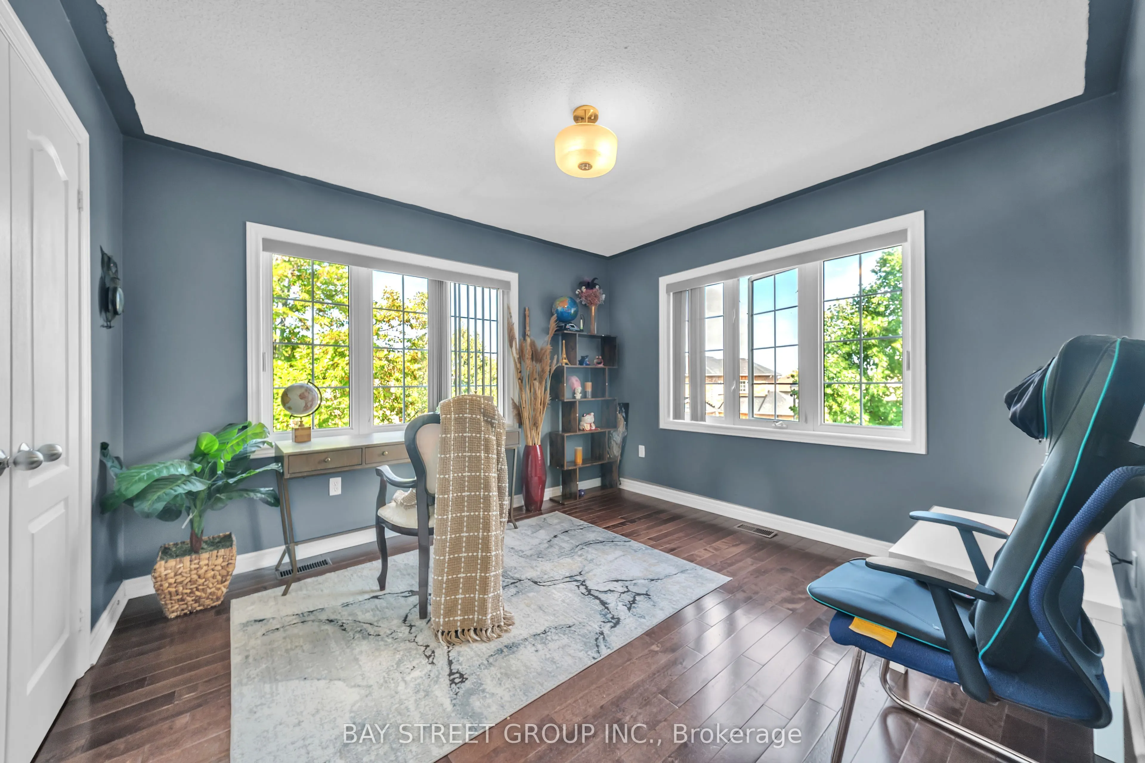 384 Spruce Grove Crescent