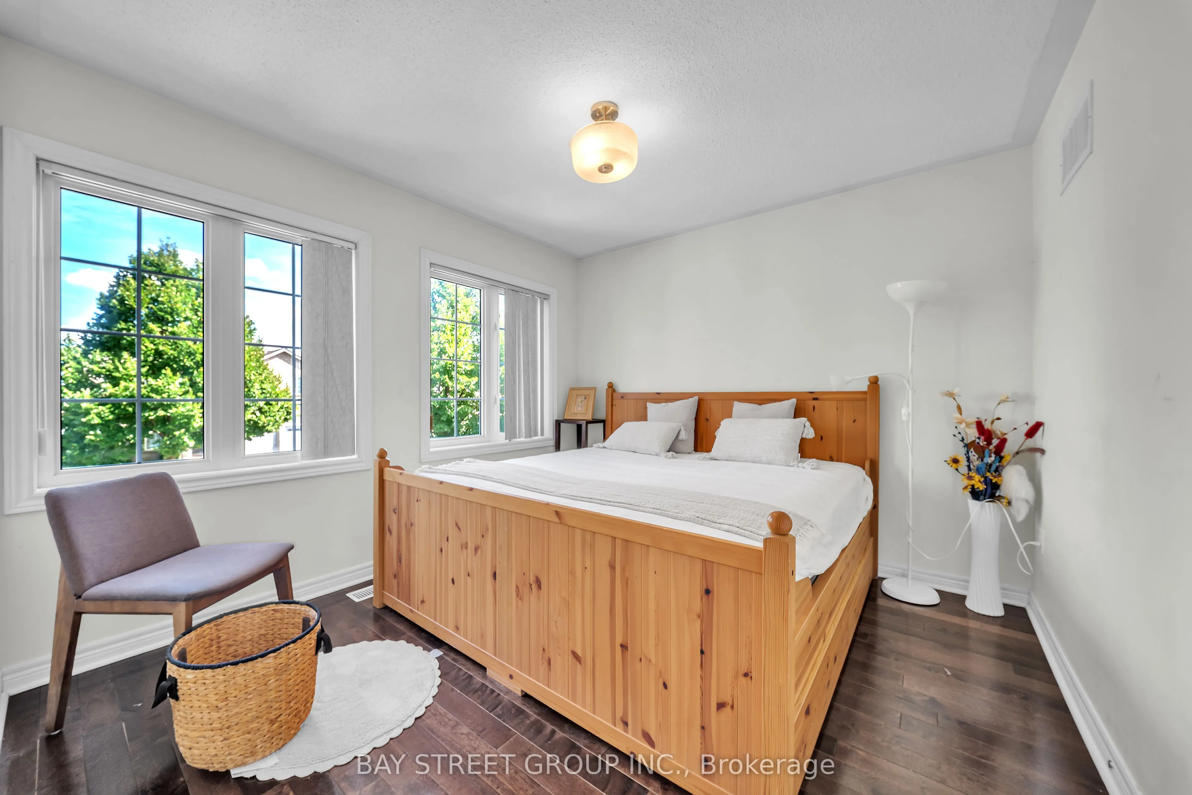 384 Spruce Grove Crescent