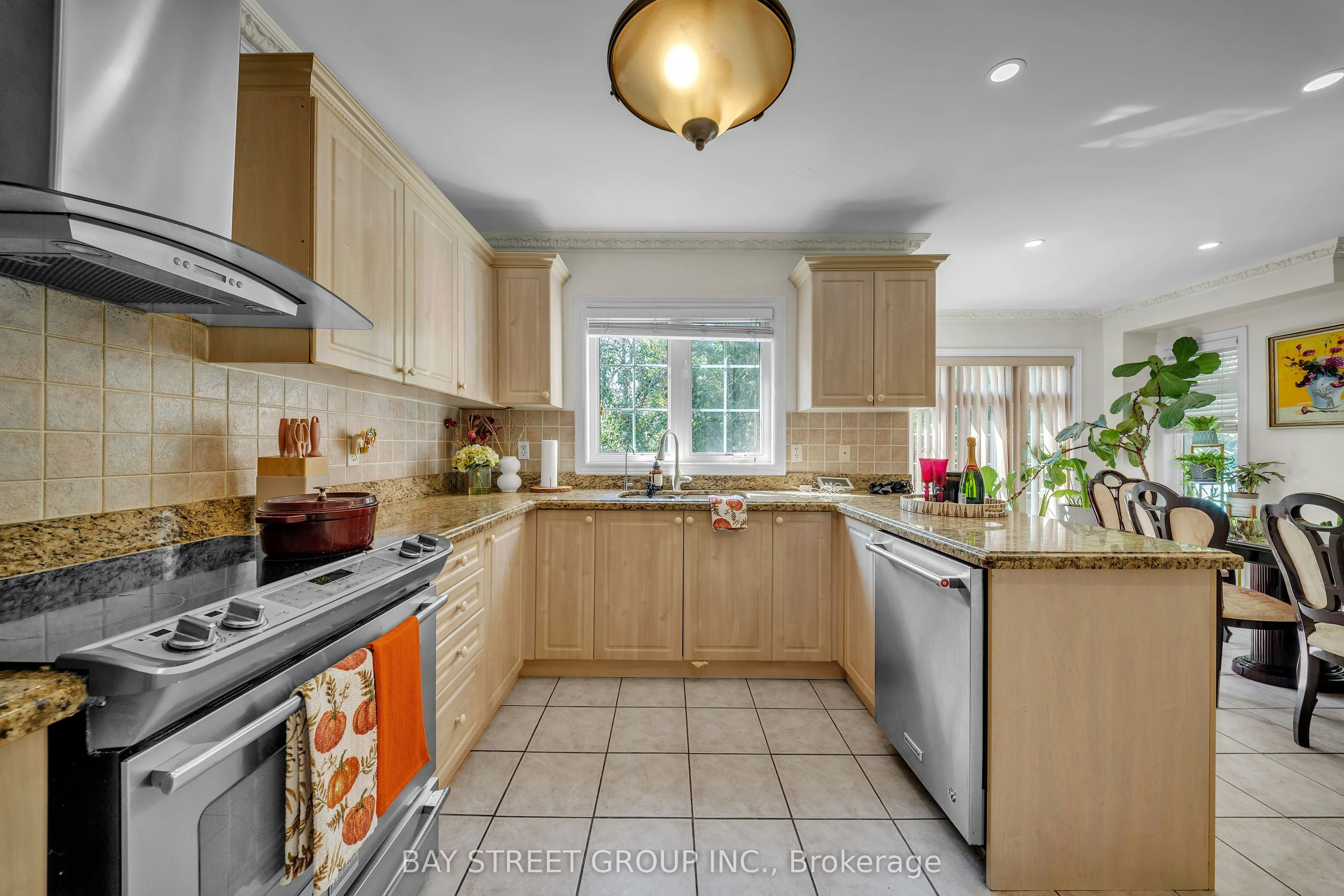 384 Spruce Grove Crescent