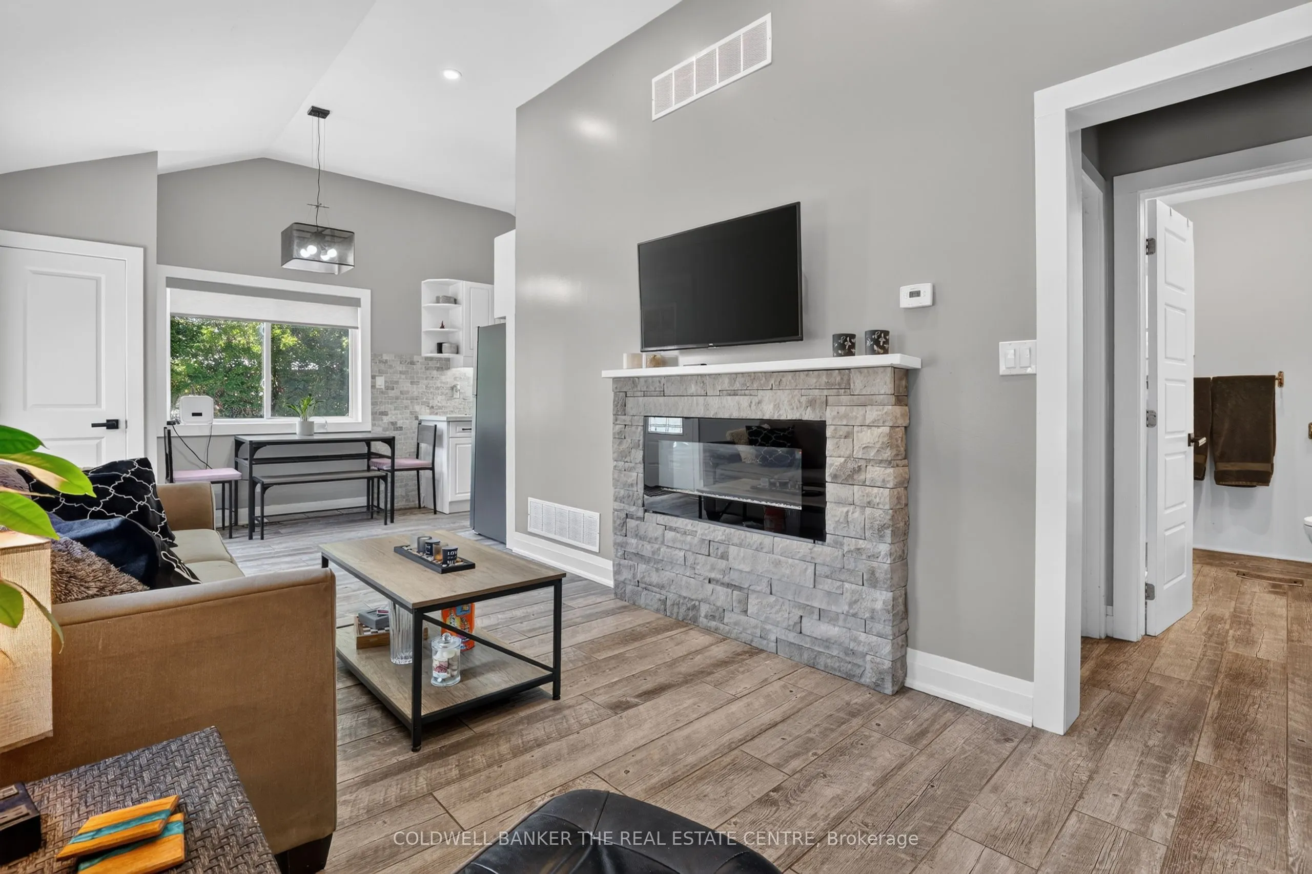 176 Pleasant Boulevard