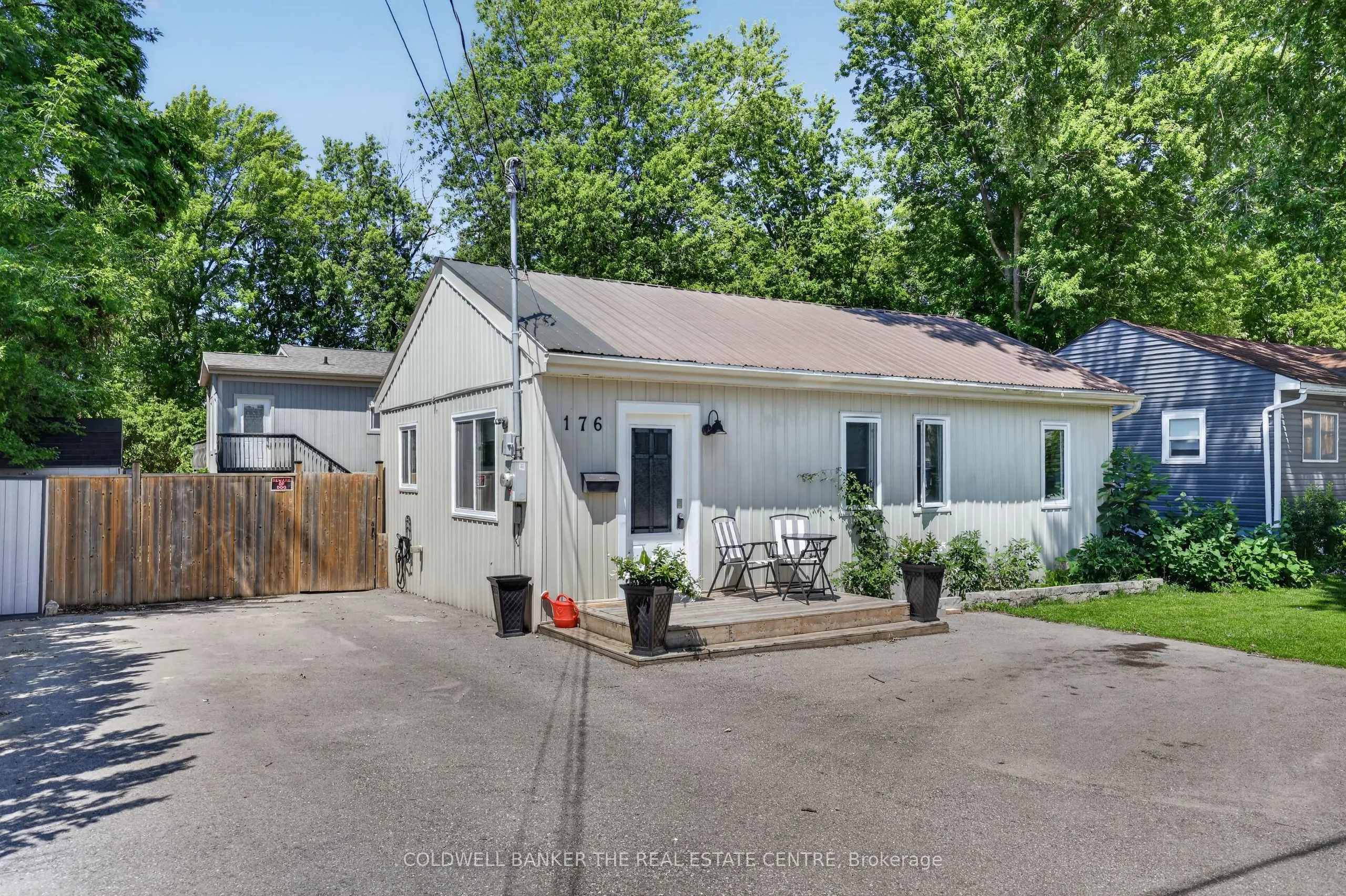176 Pleasant Boulevard