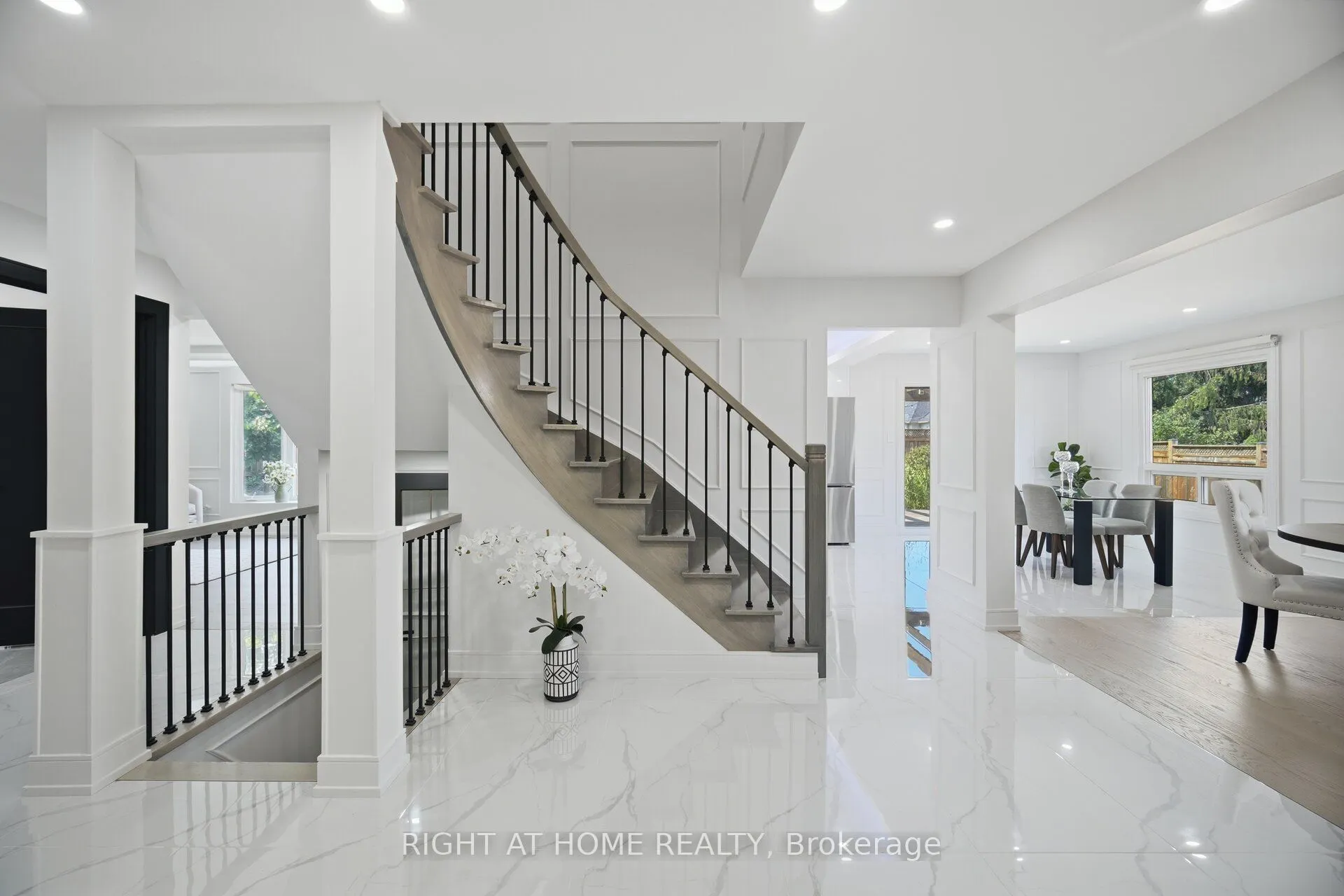 4 Simmons Crescent