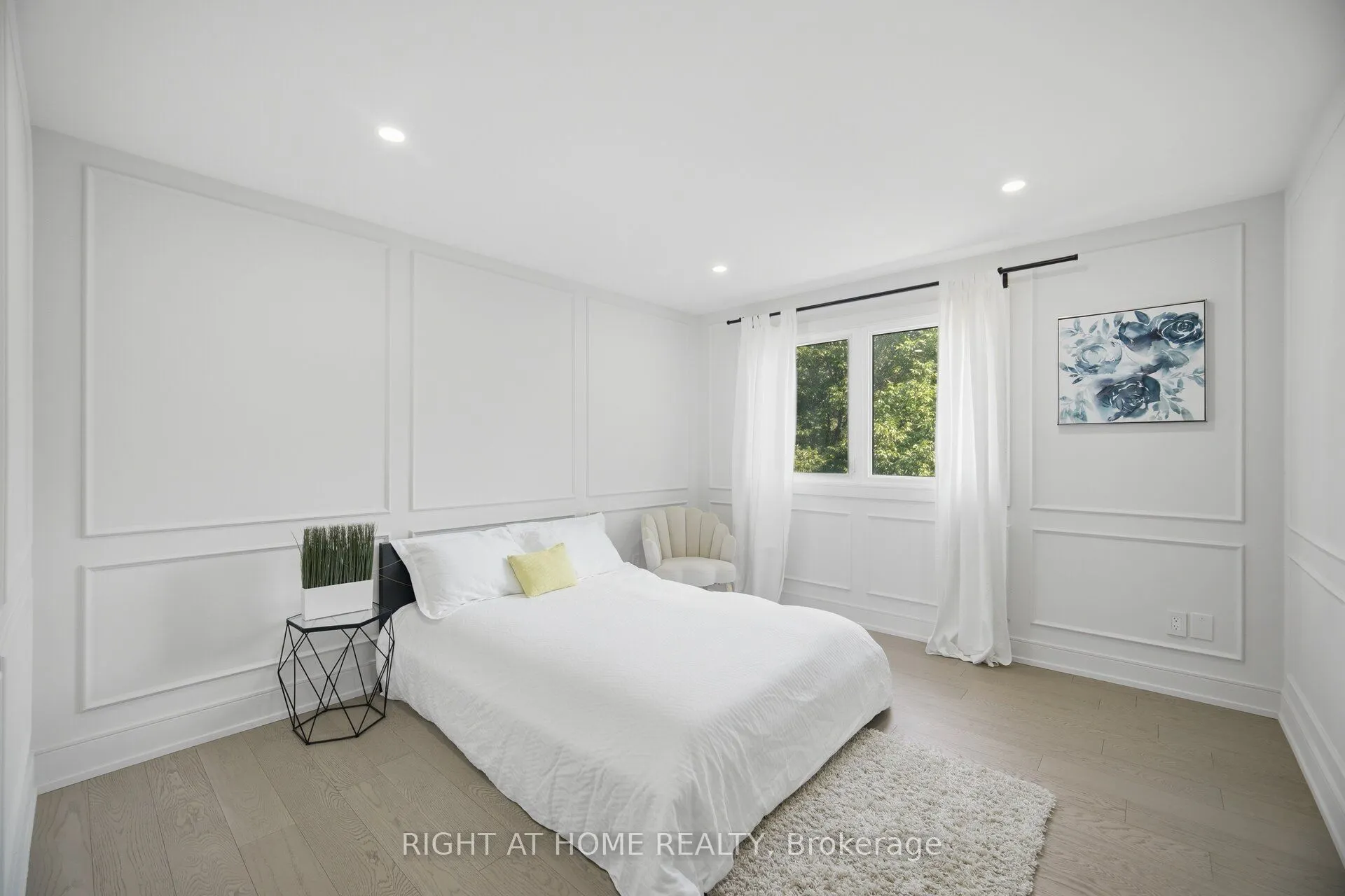 4 Simmons Crescent