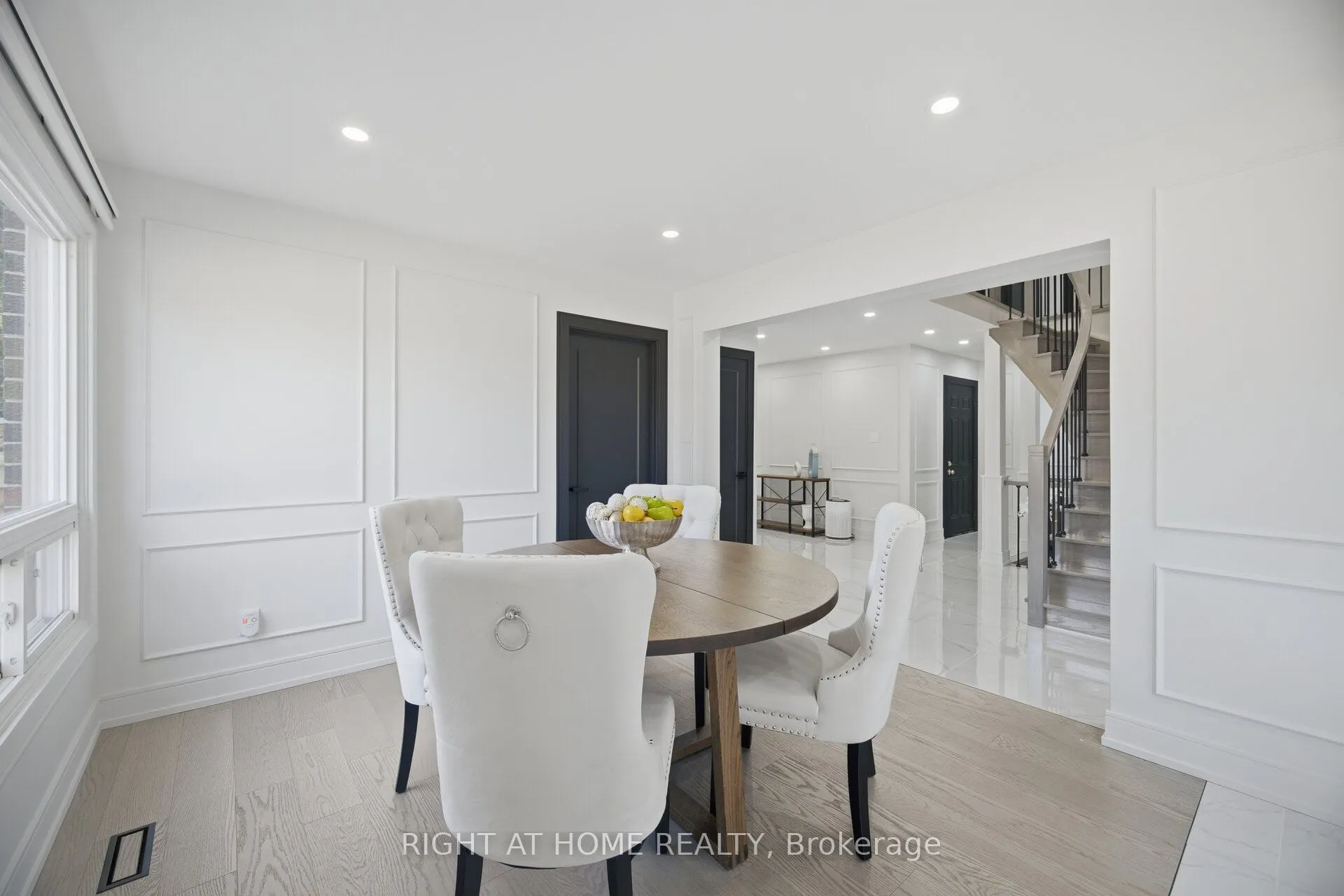 4 Simmons Crescent