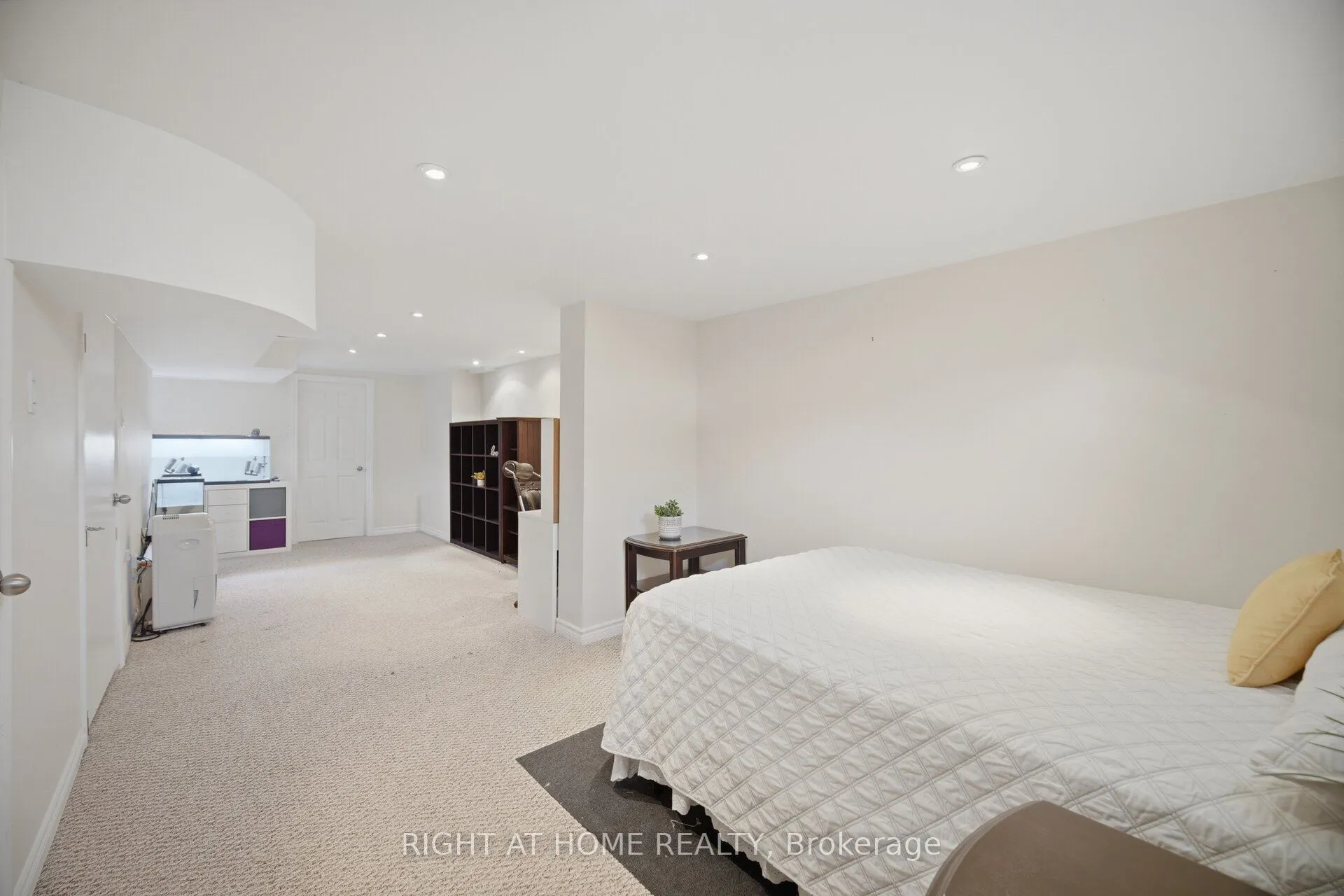 4 Simmons Crescent