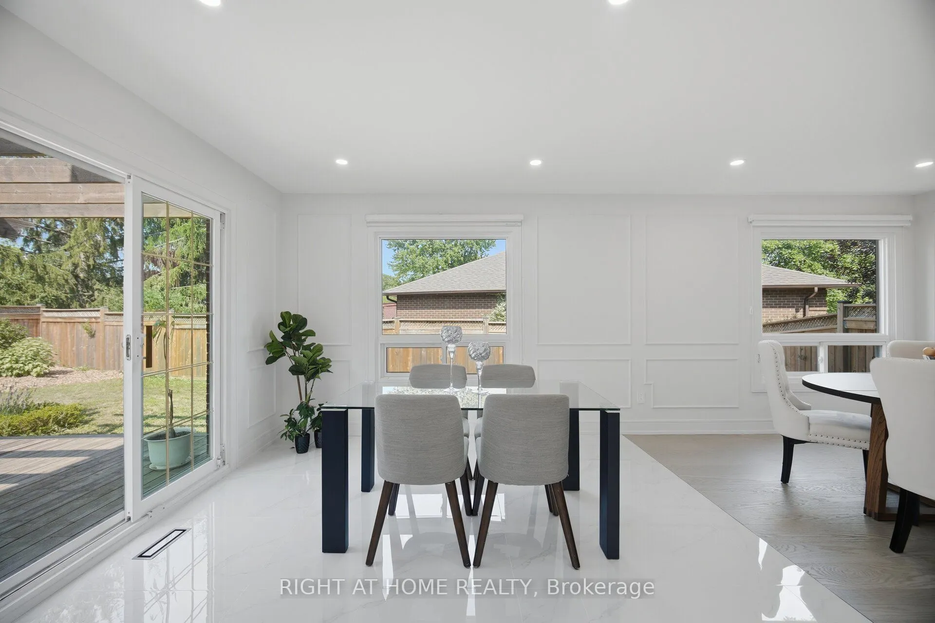 4 Simmons Crescent