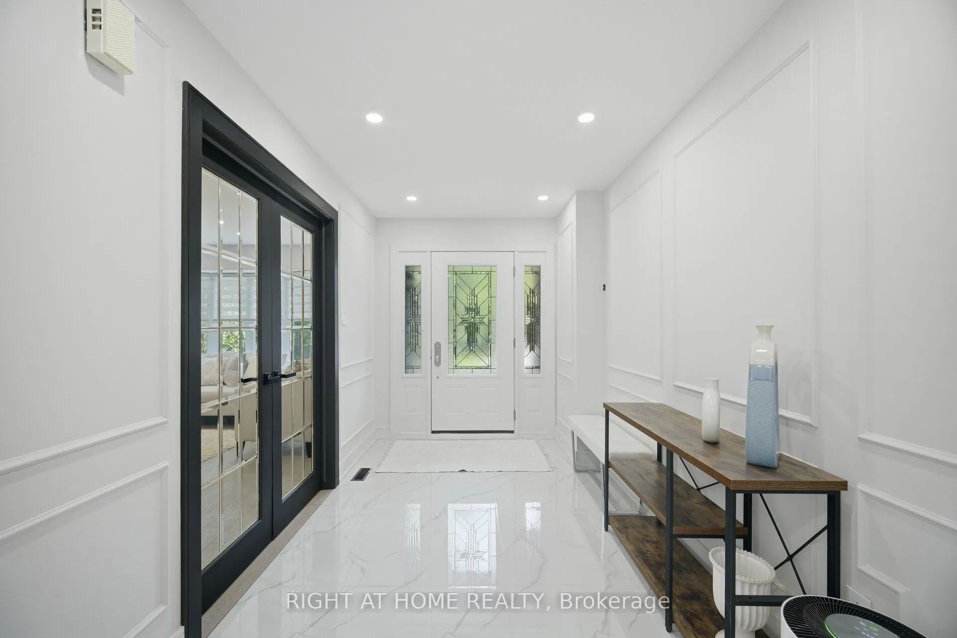 4 Simmons Crescent