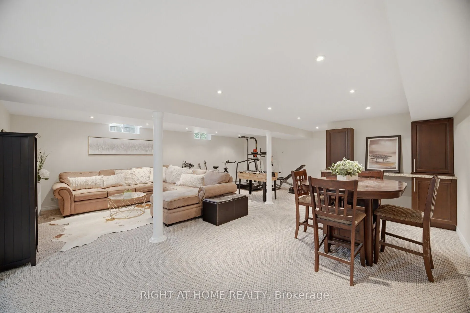 4 Simmons Crescent