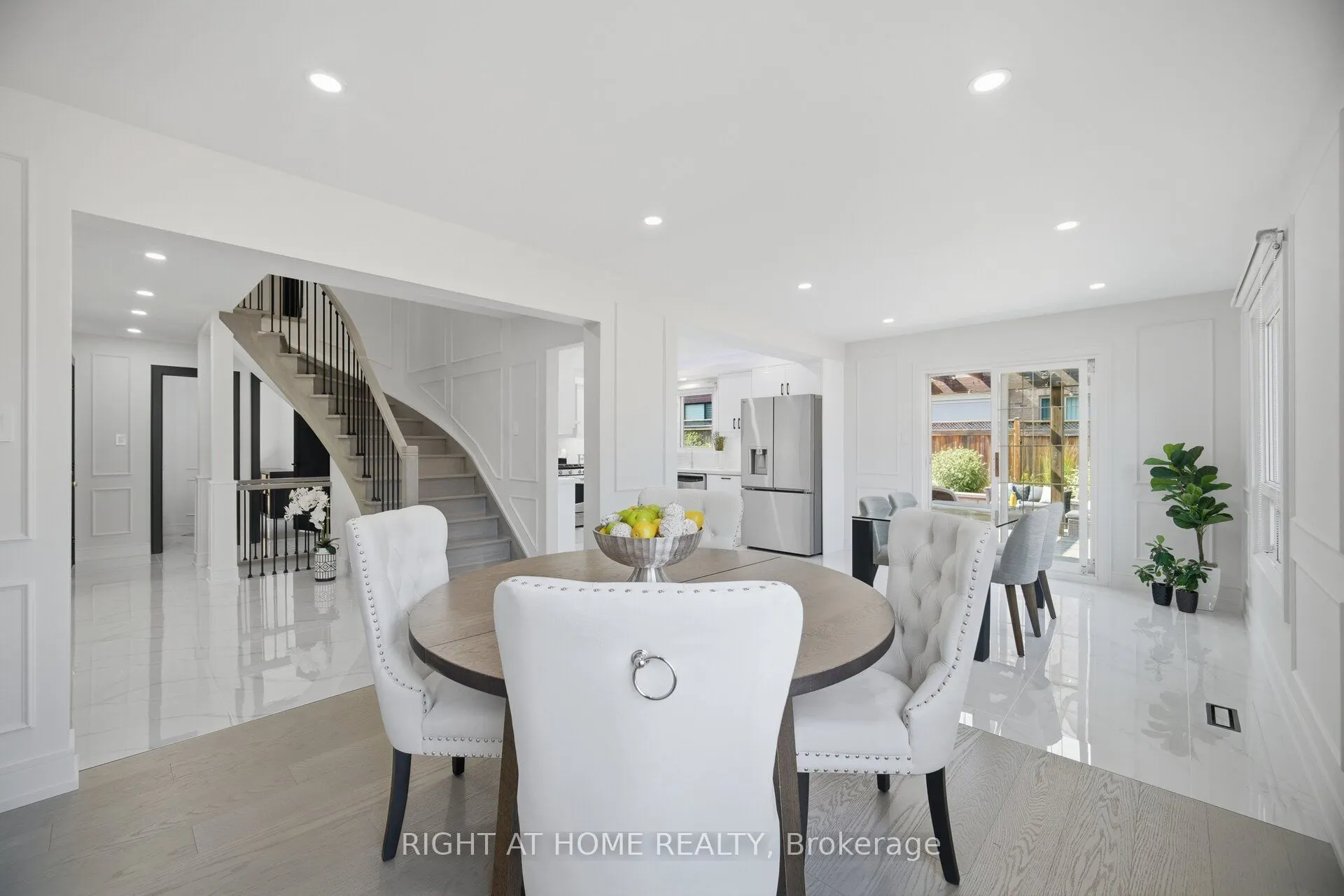 4 Simmons Crescent