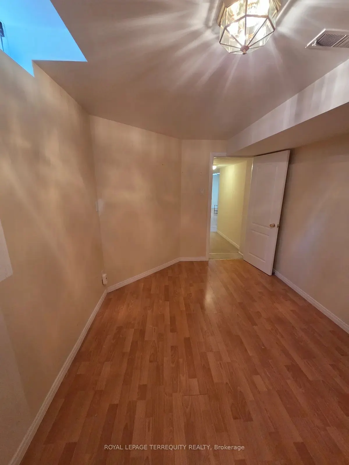 16 Royal Chapin Crescent #Bsmt