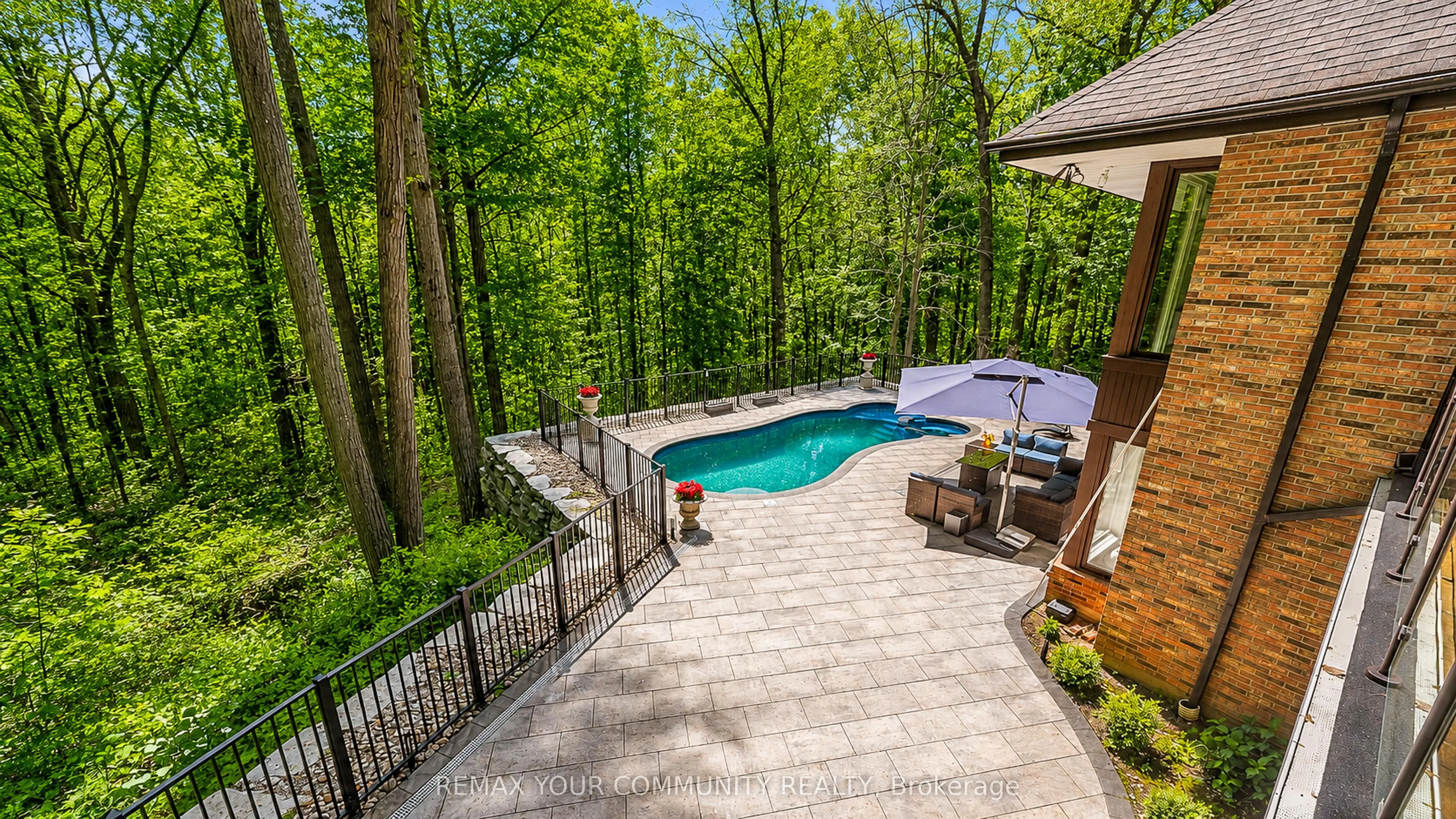 76 Trailwood Crescent
