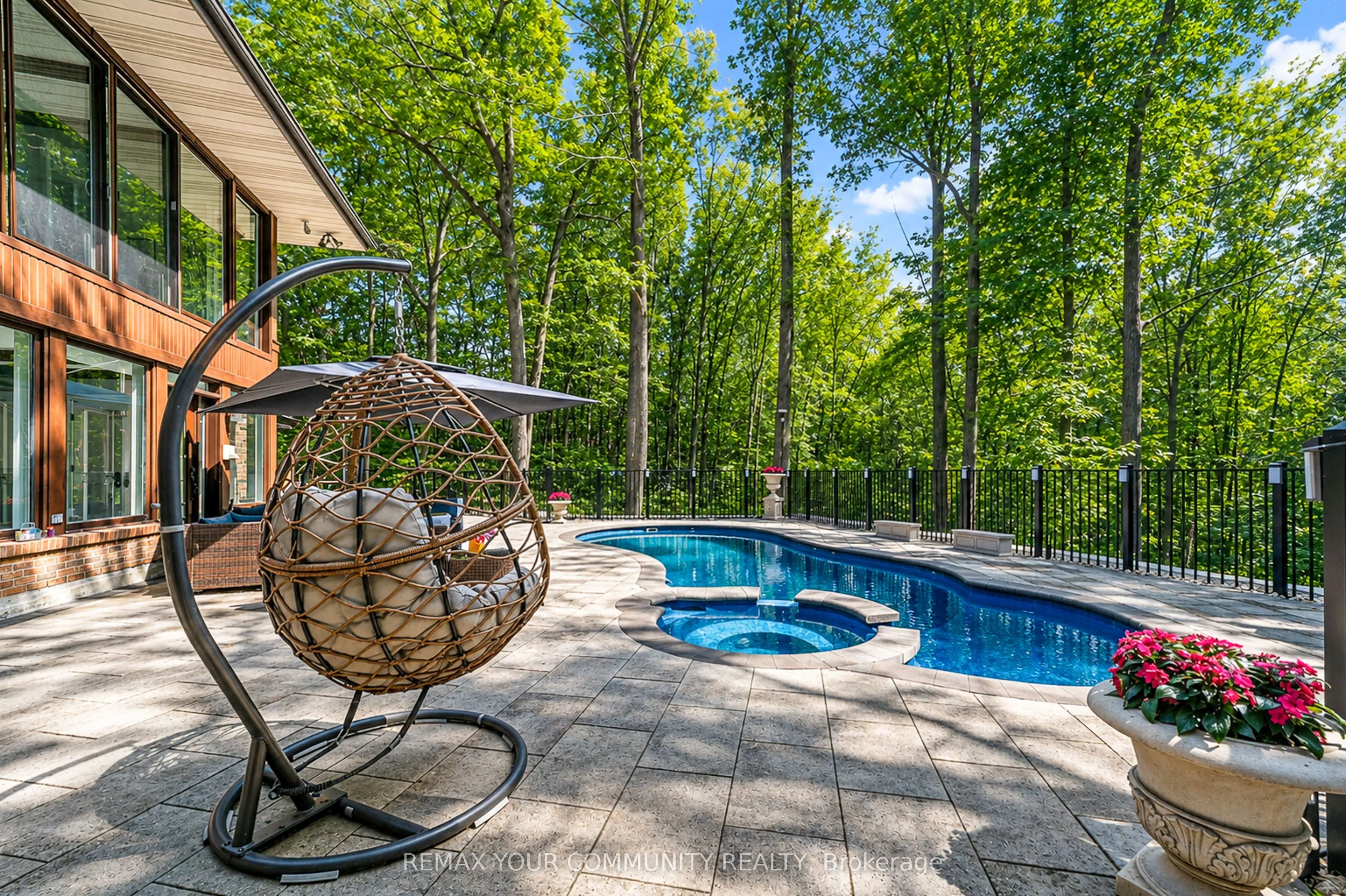 76 Trailwood Crescent