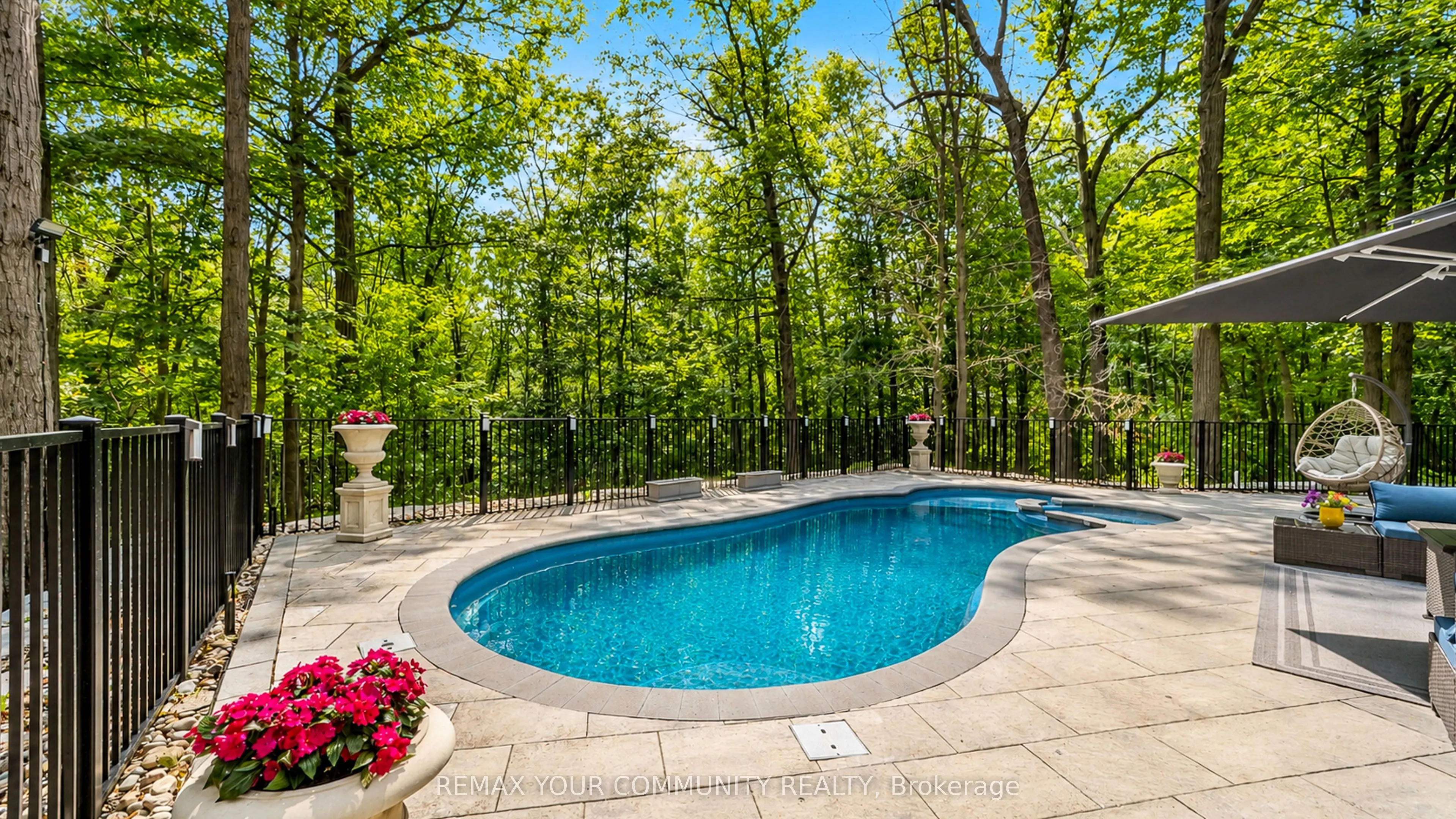 76 Trailwood Crescent