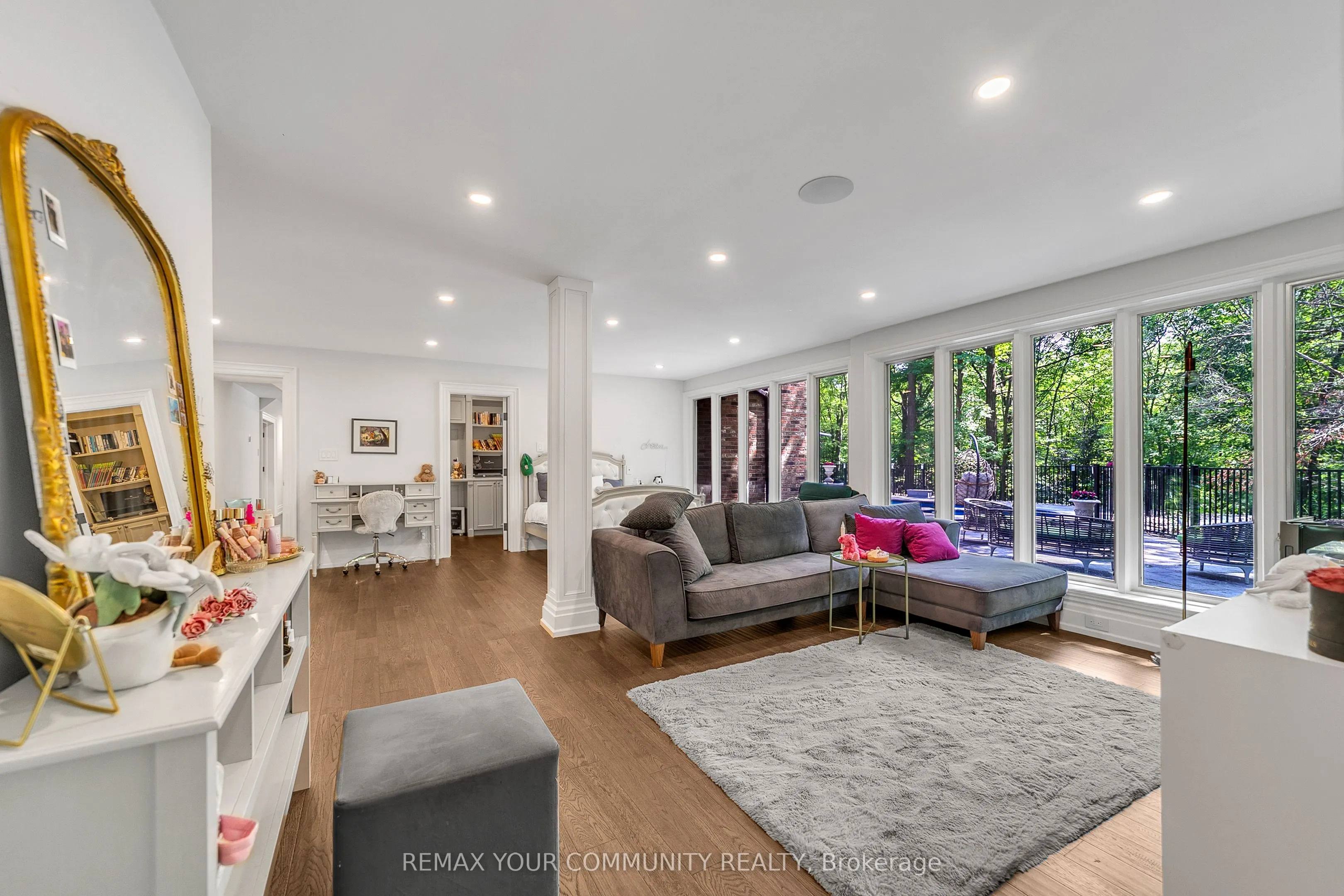 76 Trailwood Crescent