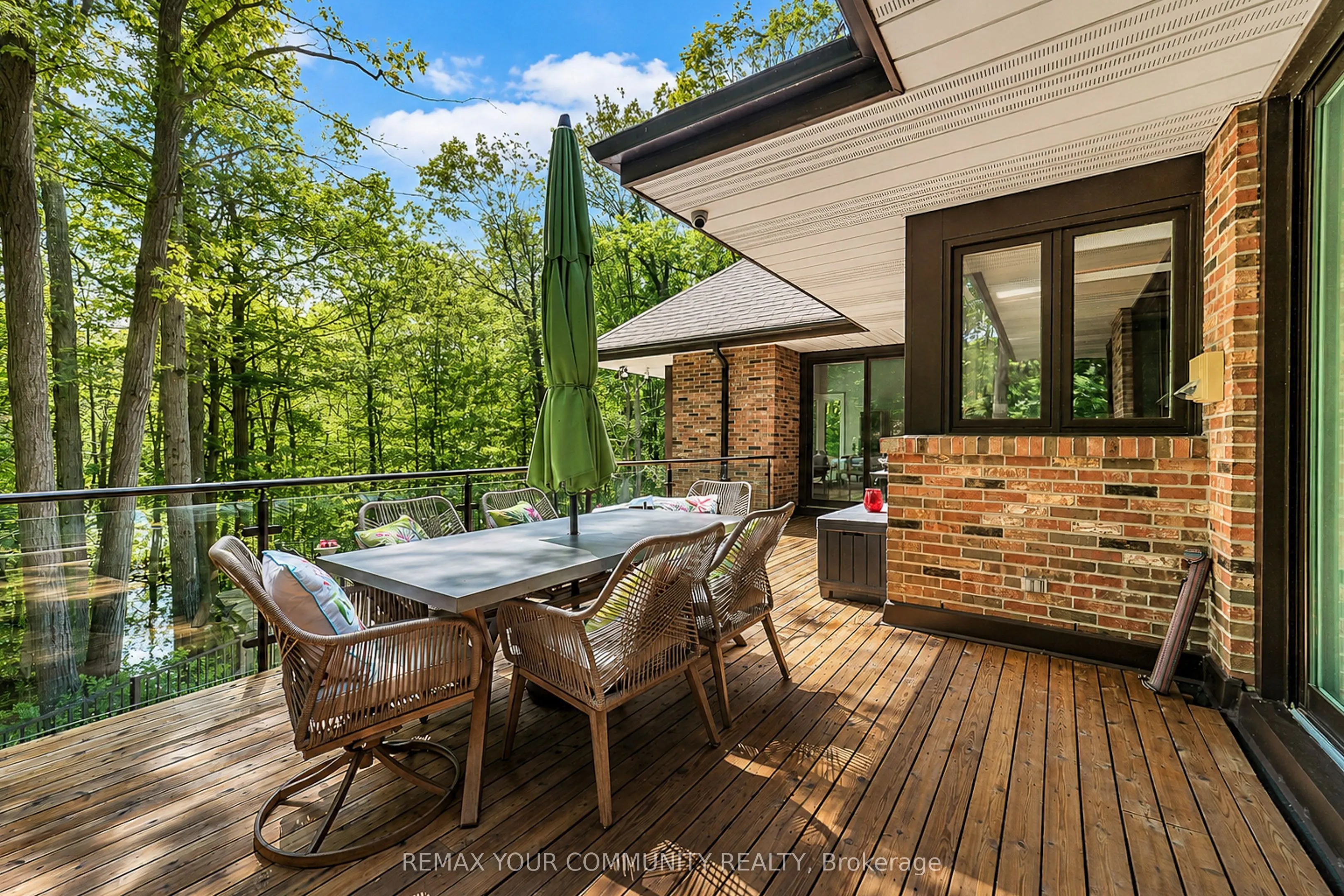 76 Trailwood Crescent
