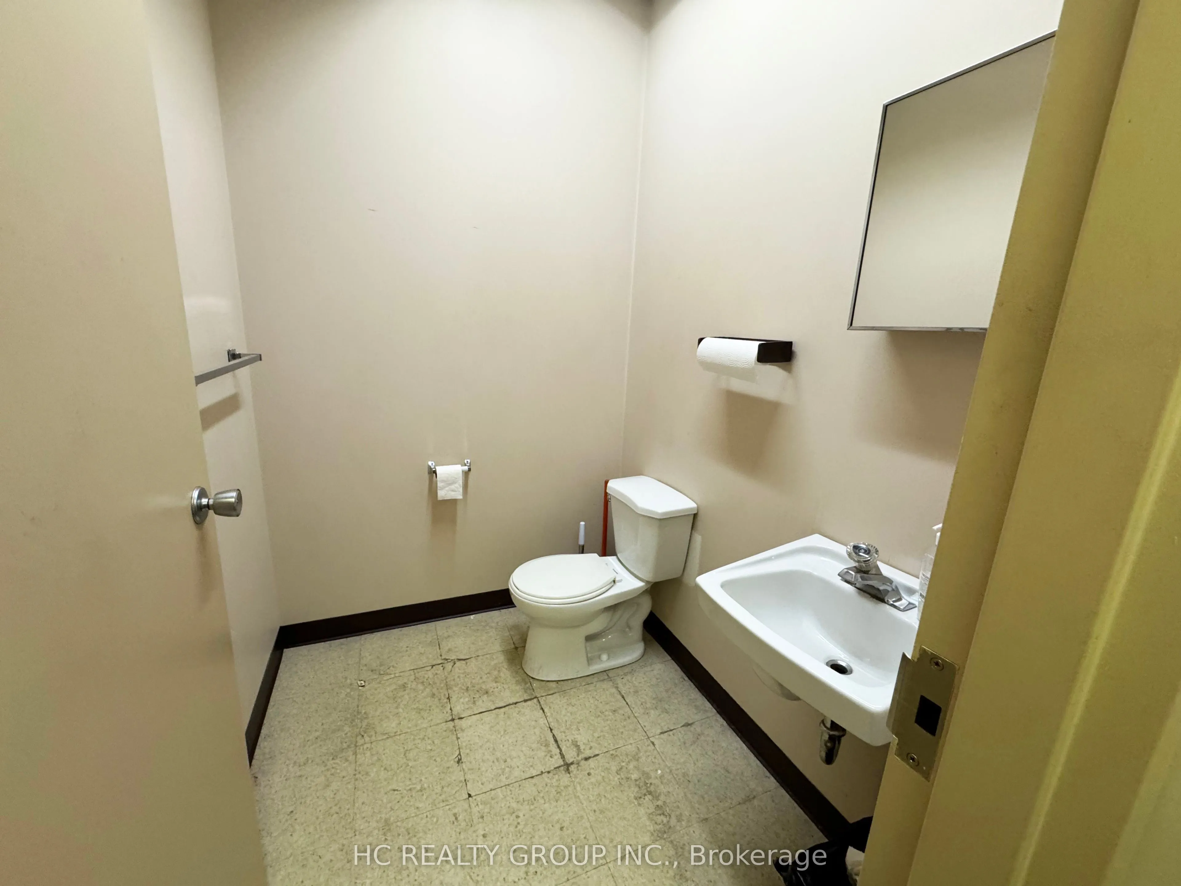 3300 Steeles Avenue W #16
