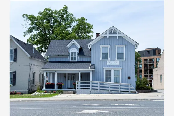 12 Main Street N