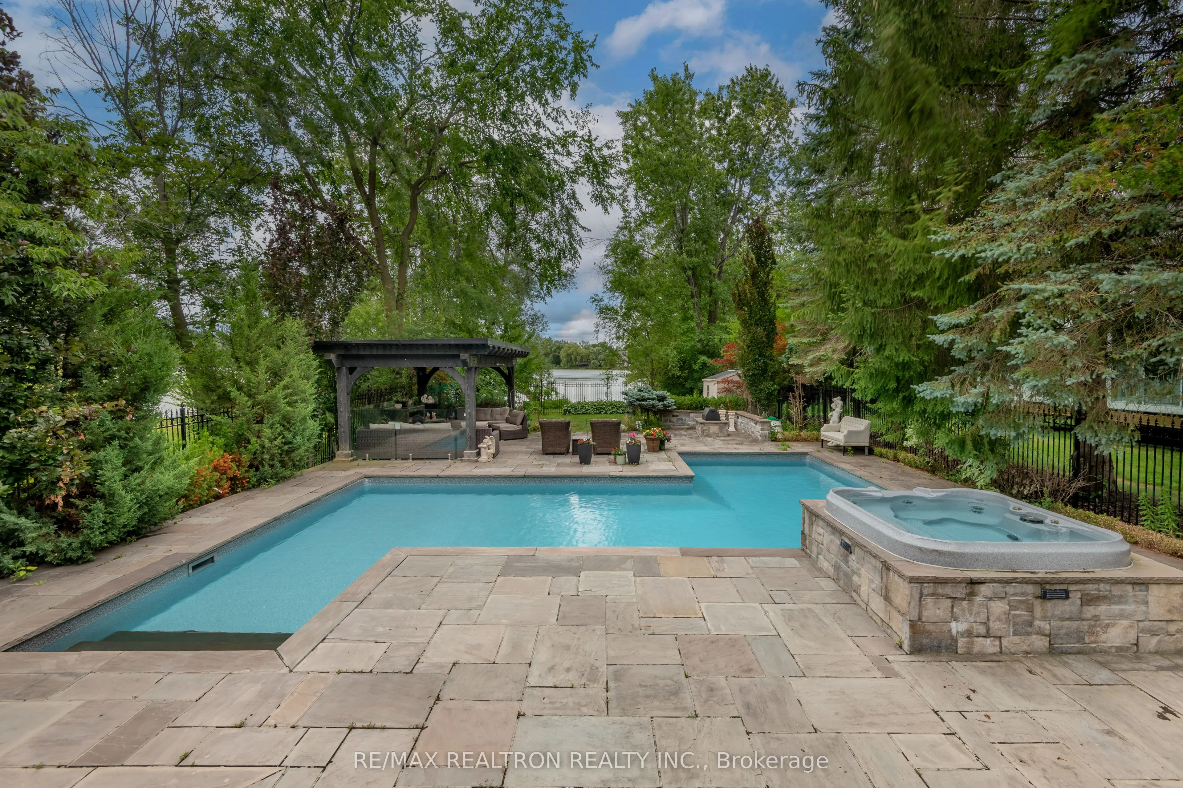 173 Lakeland Crescent