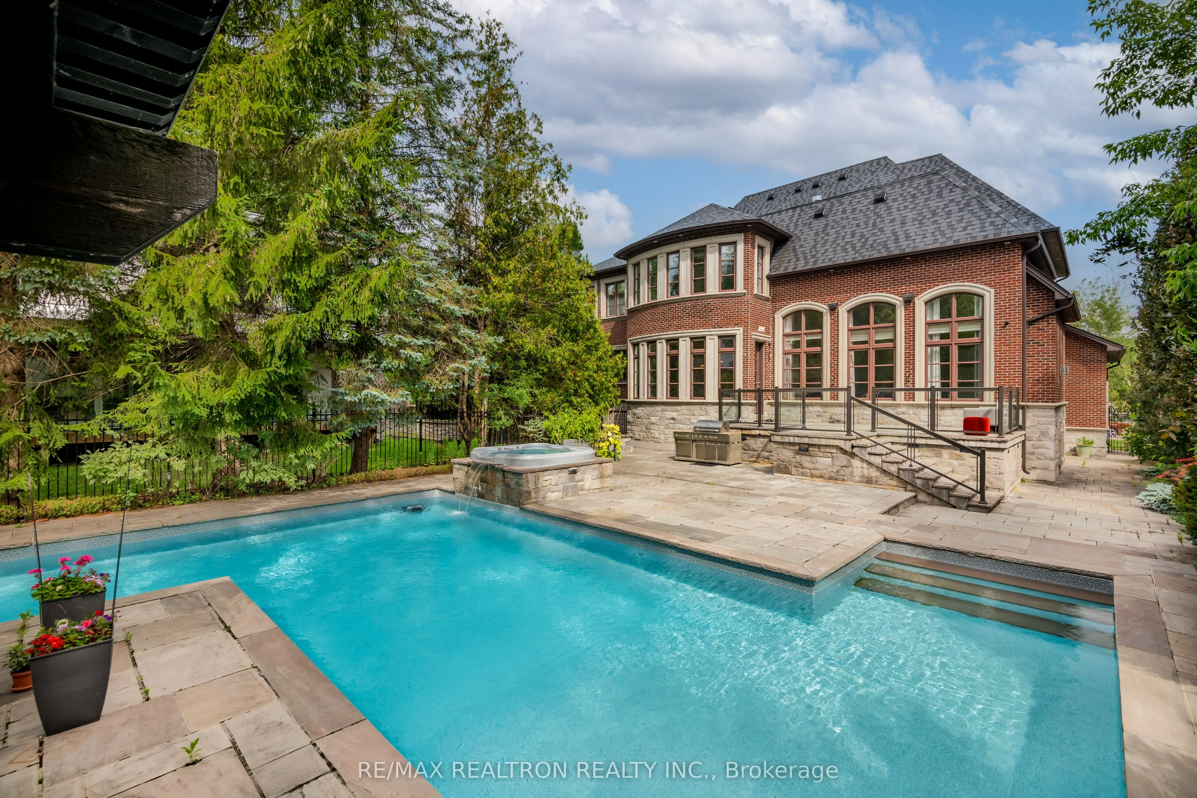 173 Lakeland Crescent