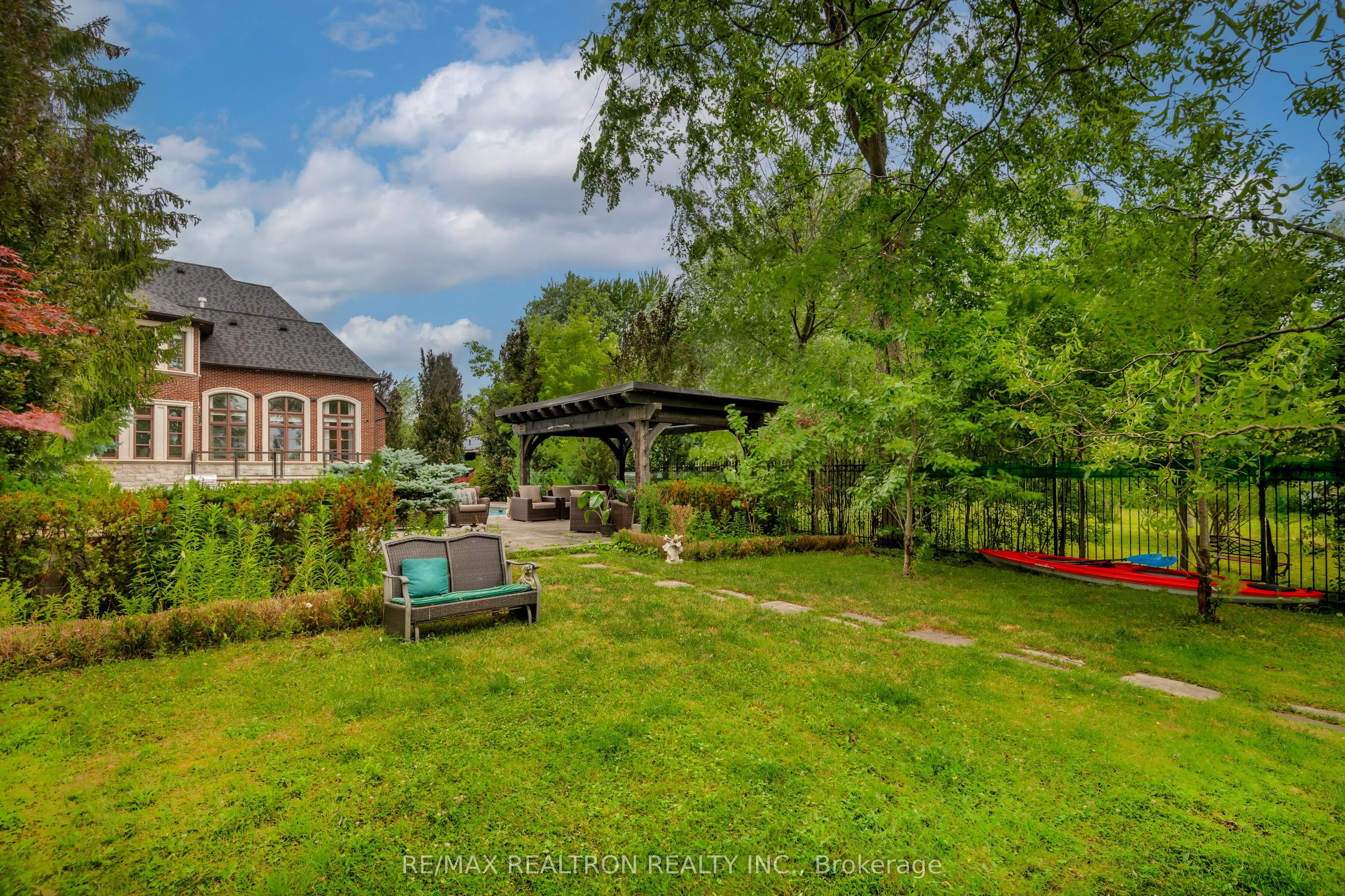 173 Lakeland Crescent