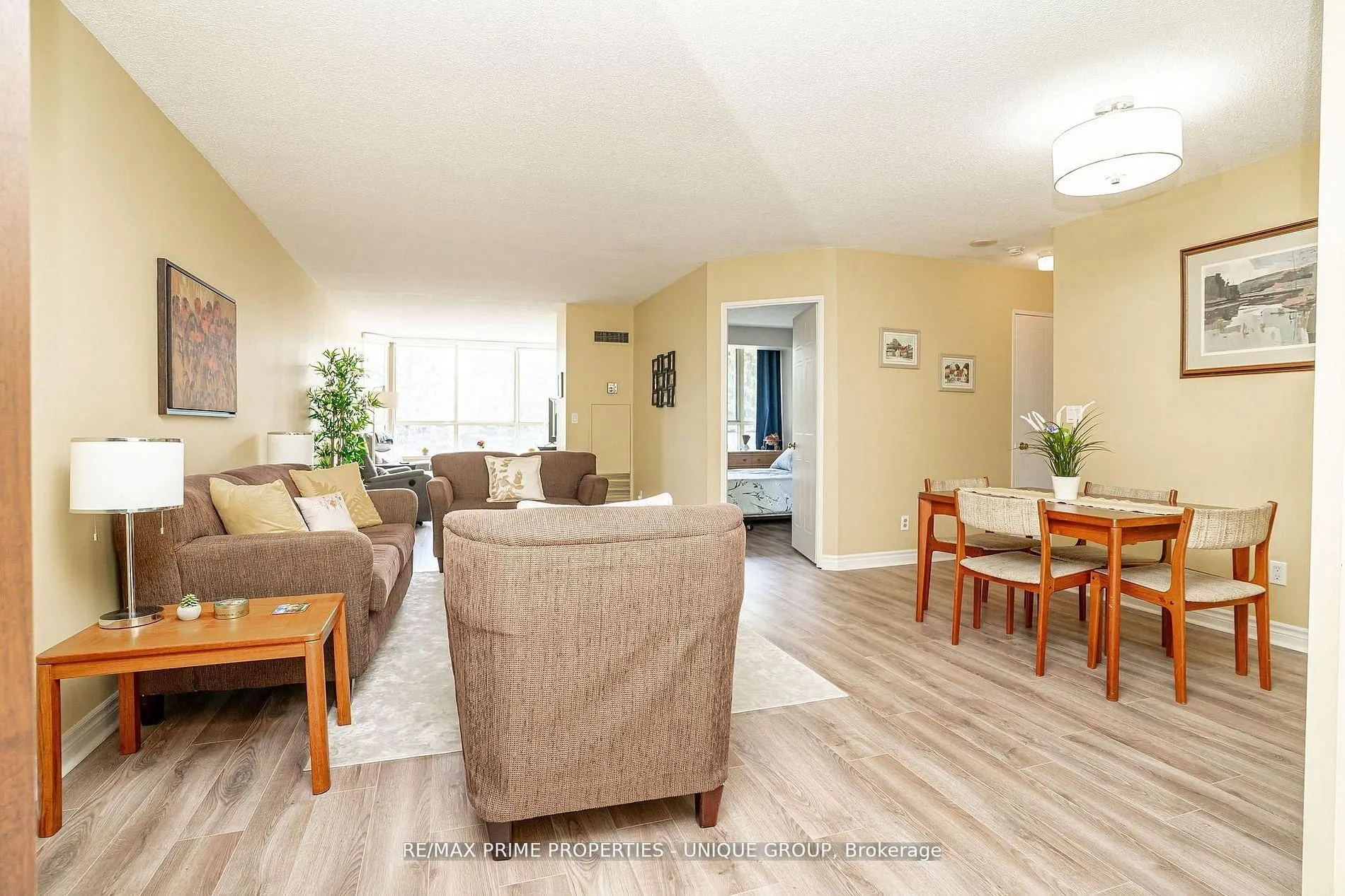 33 Weldrick Road E #209