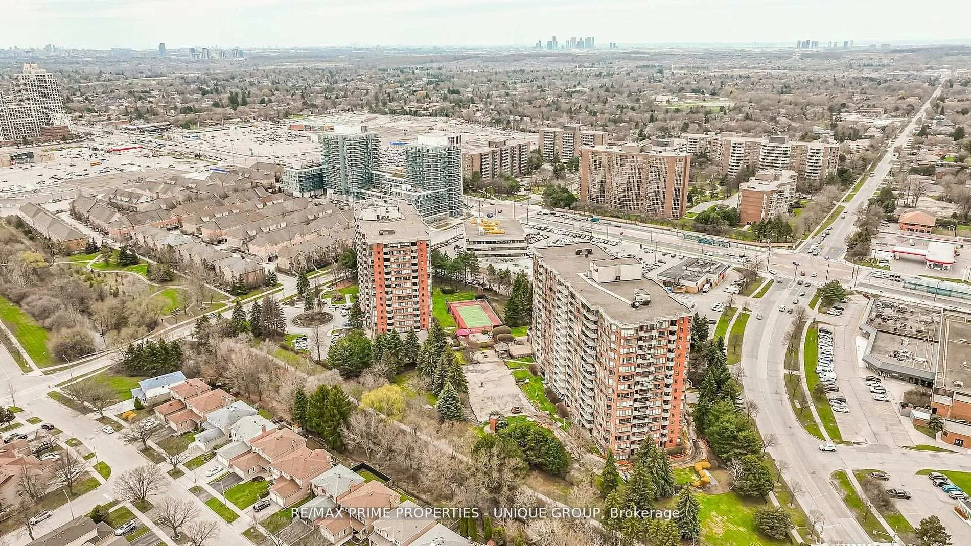 33 Weldrick Road E #209