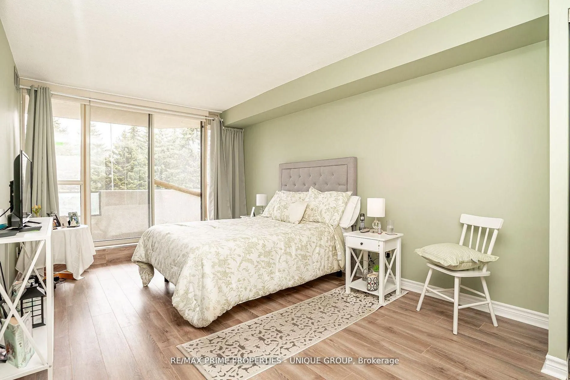 33 Weldrick Road E #209