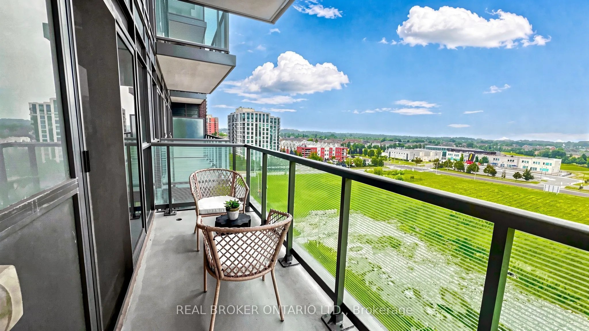 55 Oneida Crescent #801